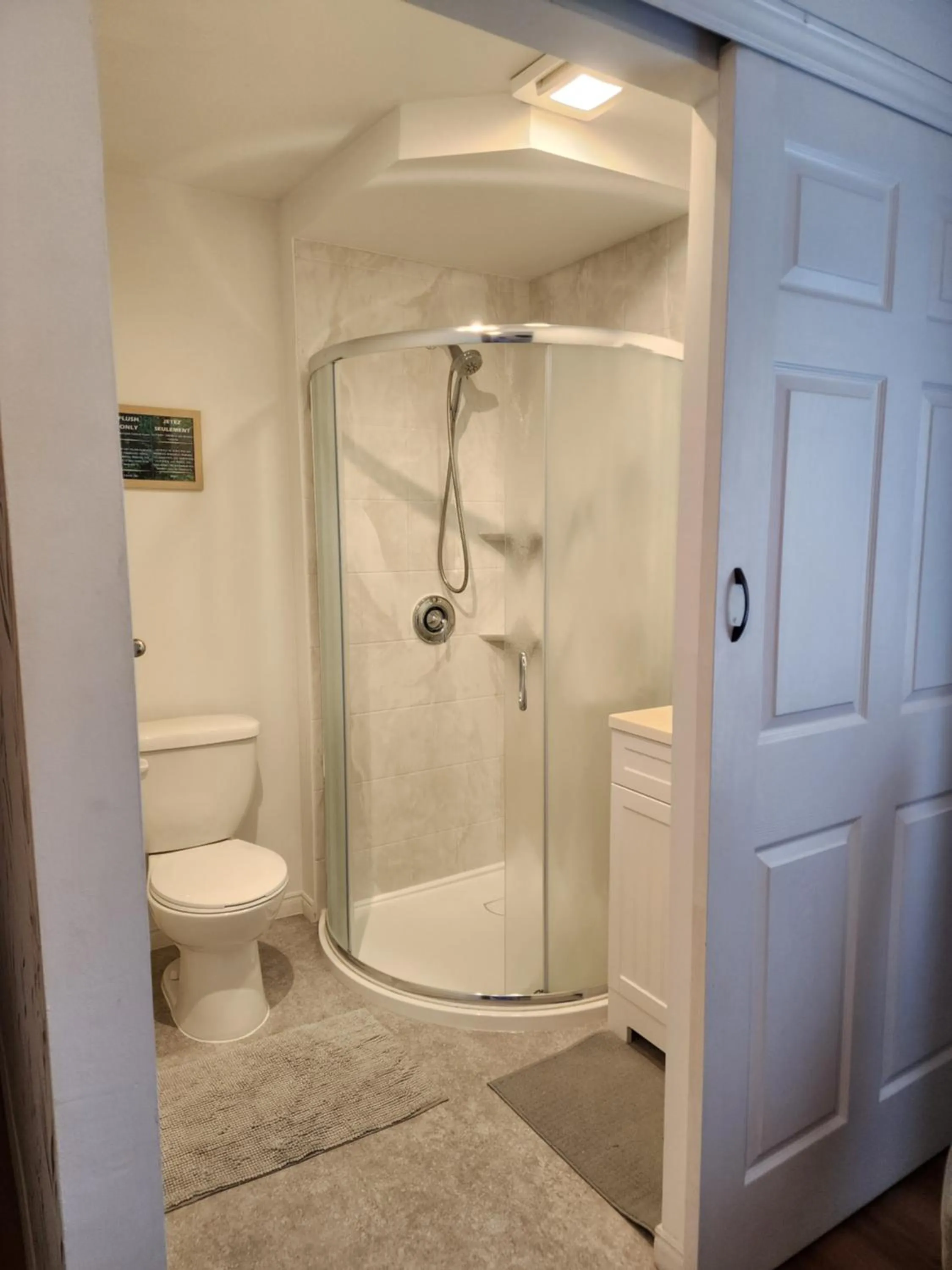 Bathroom in Cedar Drive Inn