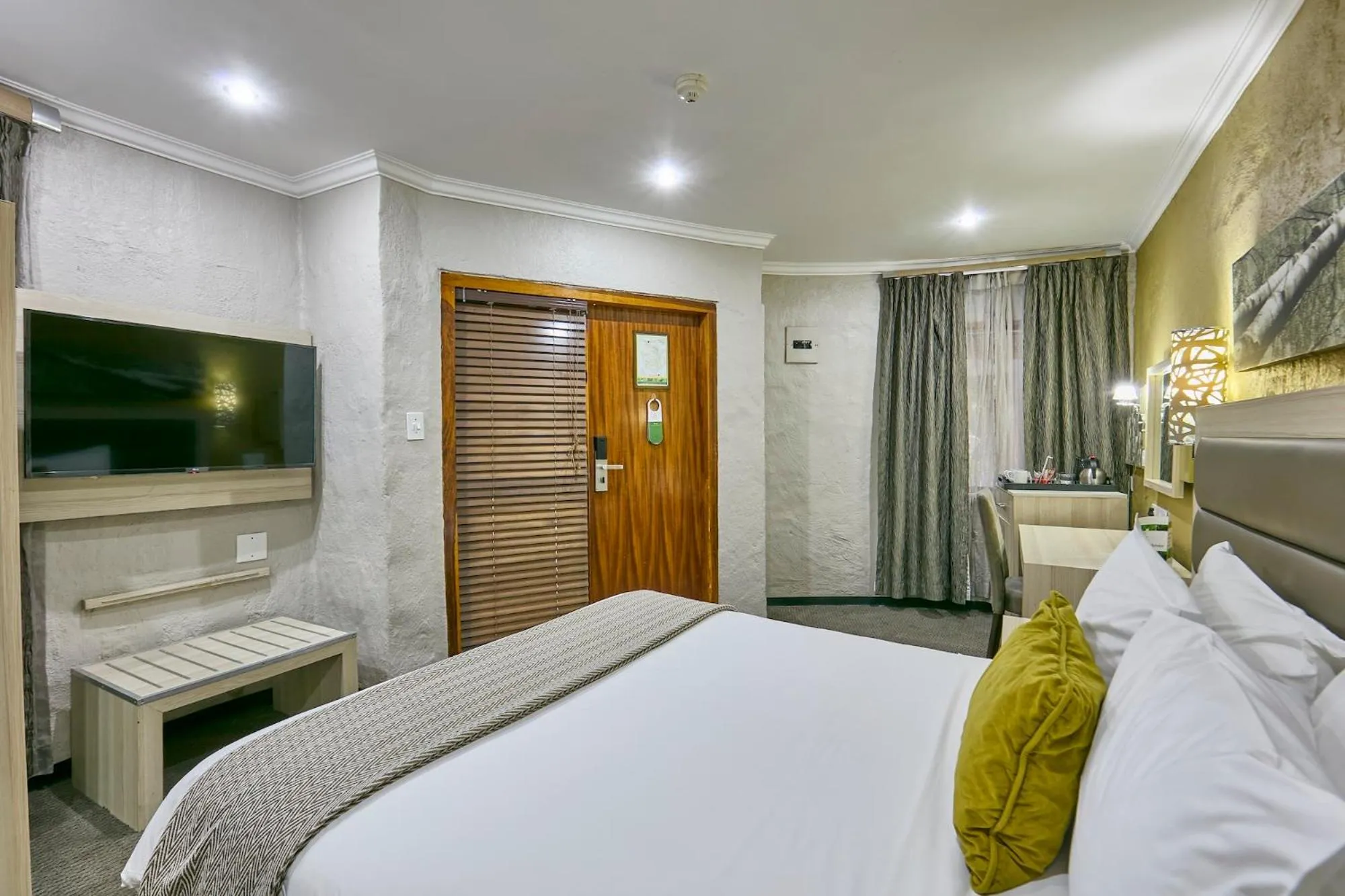 Bed in Cresta Marang Gardens Hotel