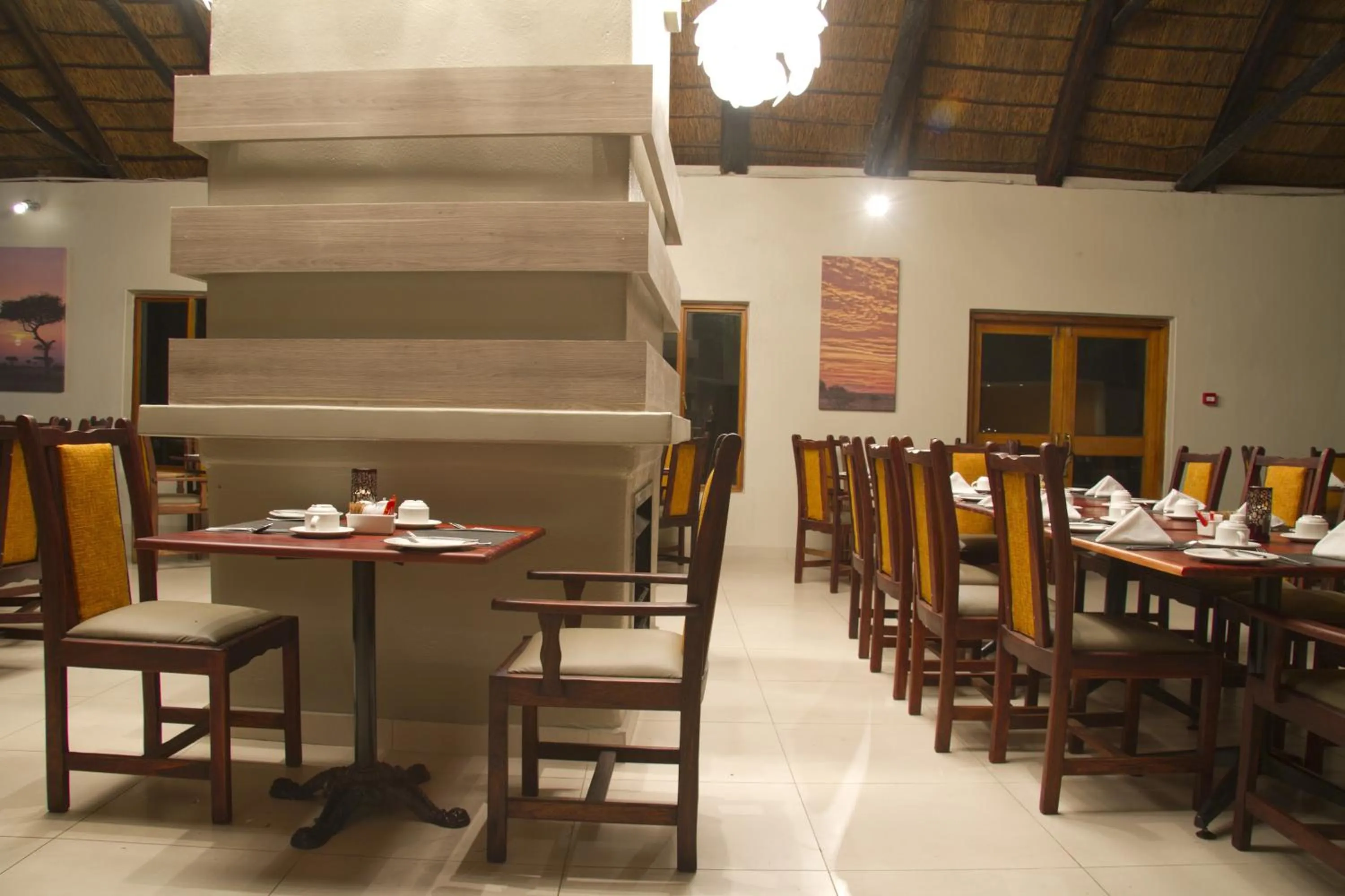 Restaurant/places to eat in Cresta Marang Gardens Hotel