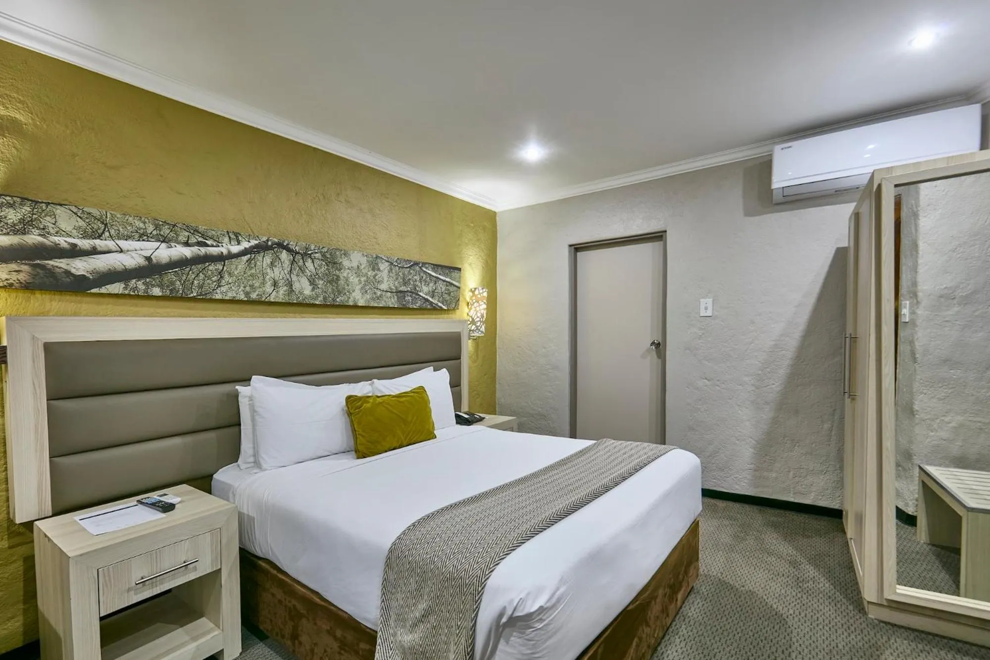 Photo of the whole room in Cresta Marang Gardens Hotel