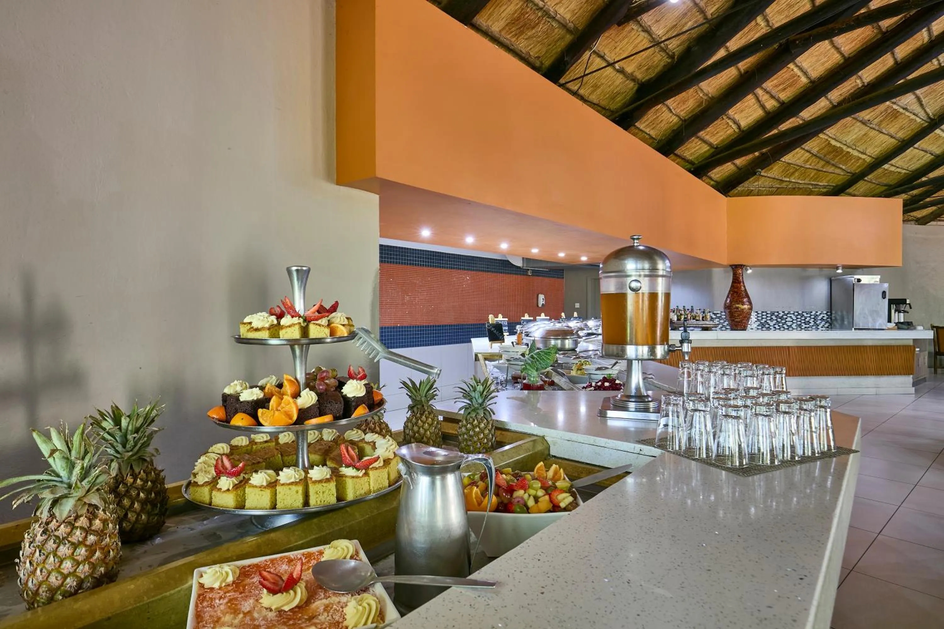 Food and drinks in Cresta Marang Gardens Hotel
