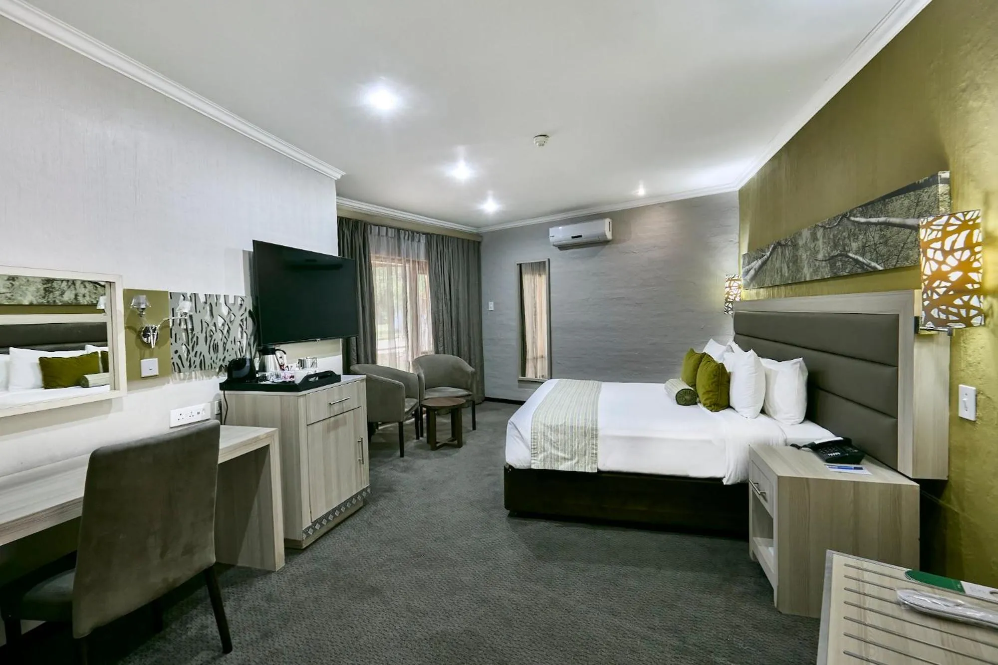 Bed in Cresta Marang Gardens Hotel