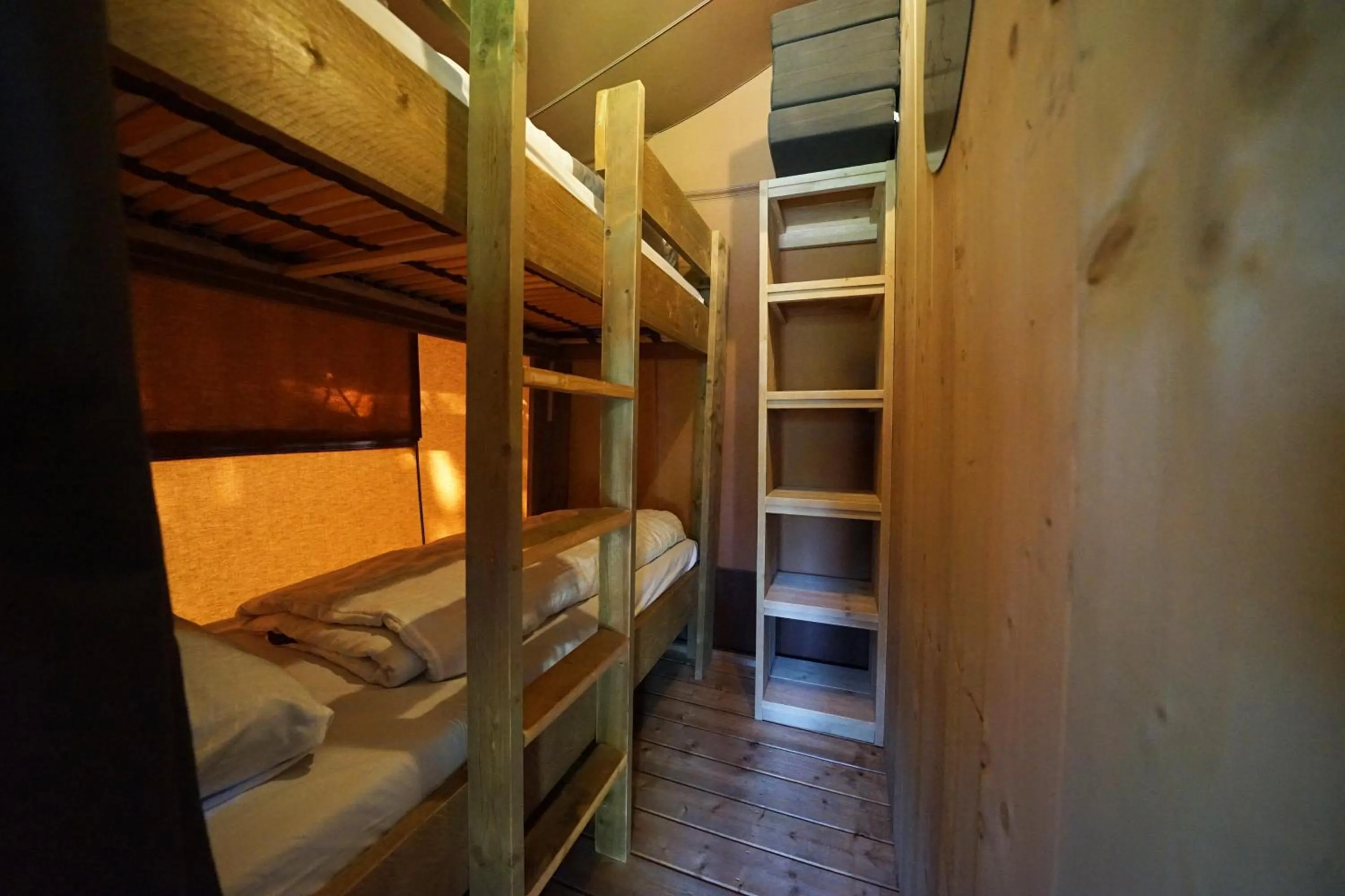 Bed in EuroParcs Molengroet