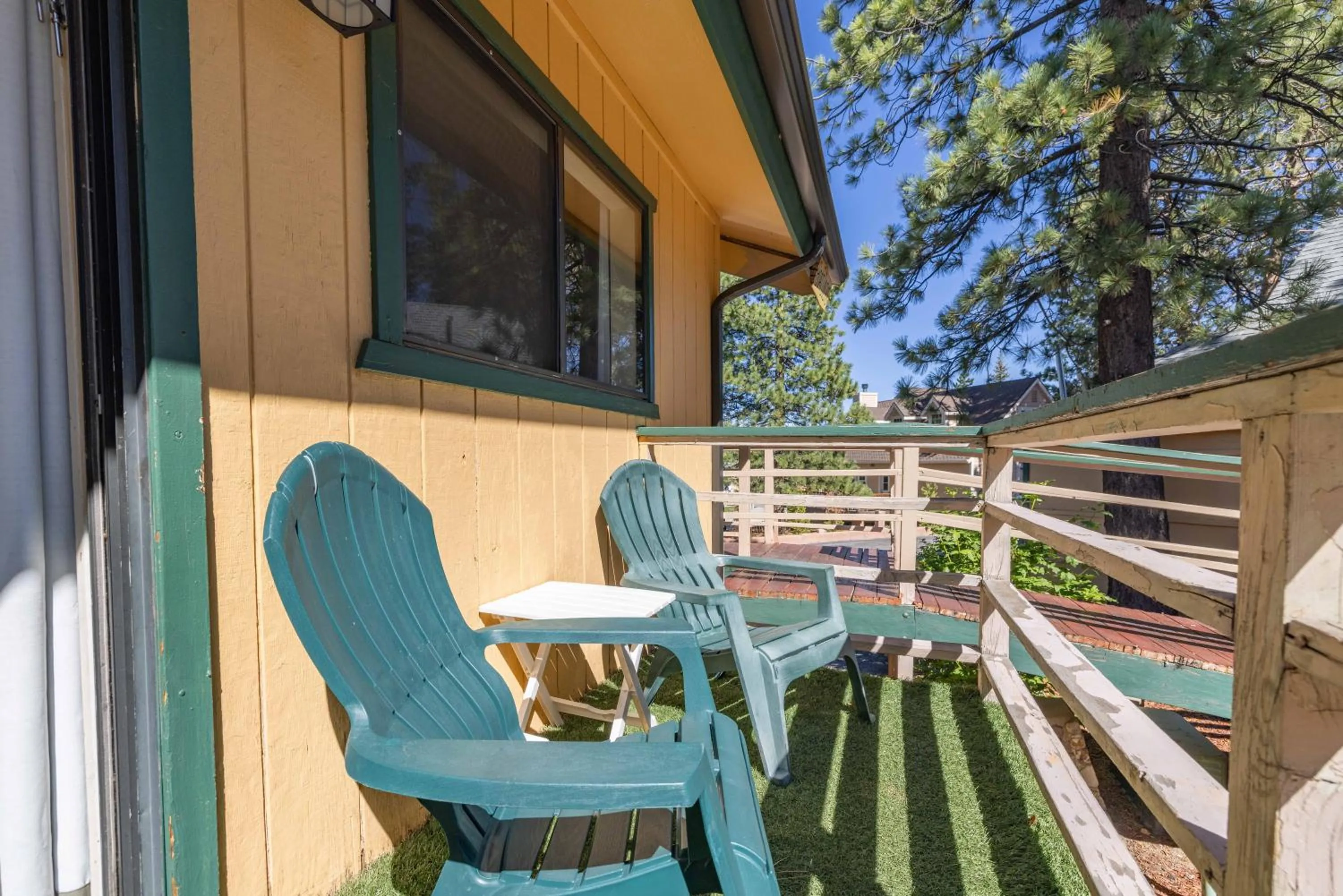 Balcony/Terrace in Big Bear Lakefront Lodge