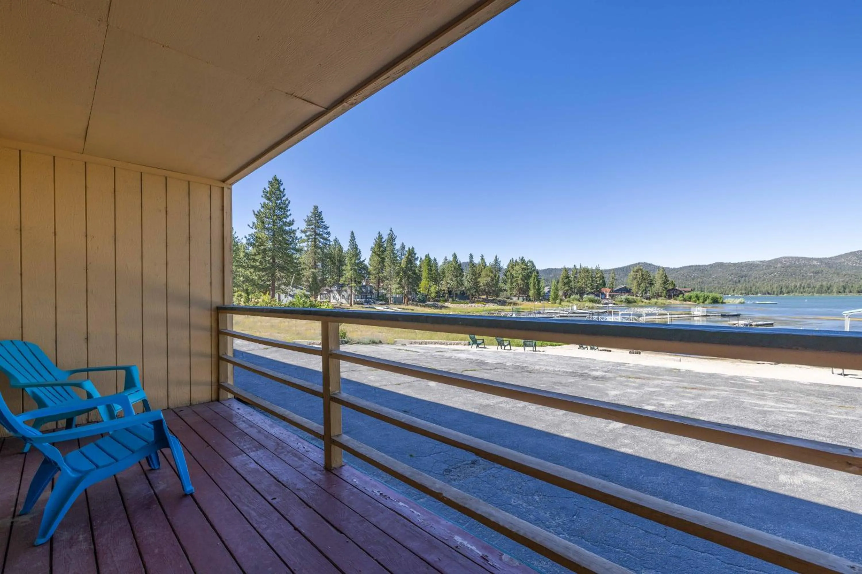Balcony/Terrace in Big Bear Lakefront Lodge