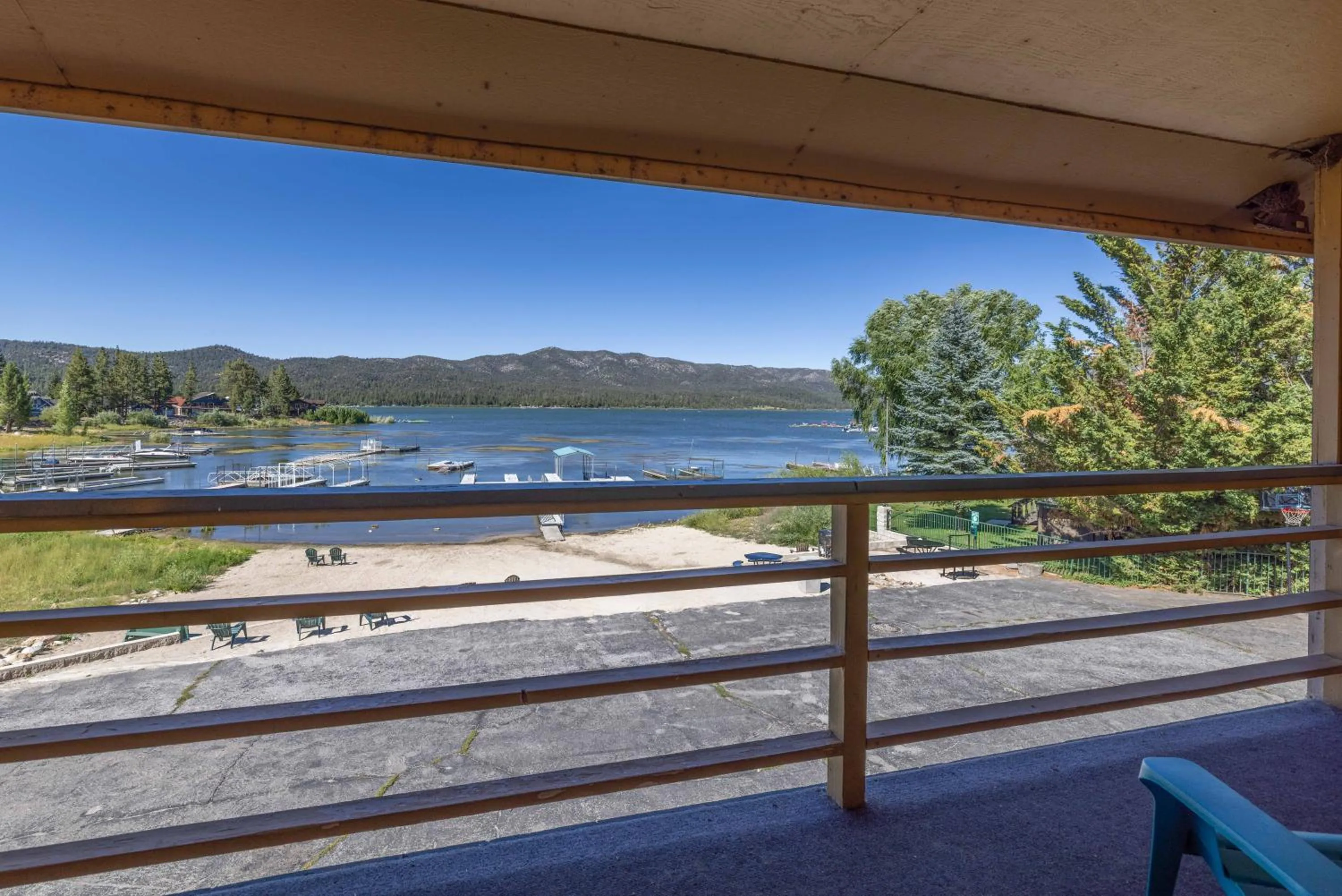Balcony/Terrace in Big Bear Lakefront Lodge