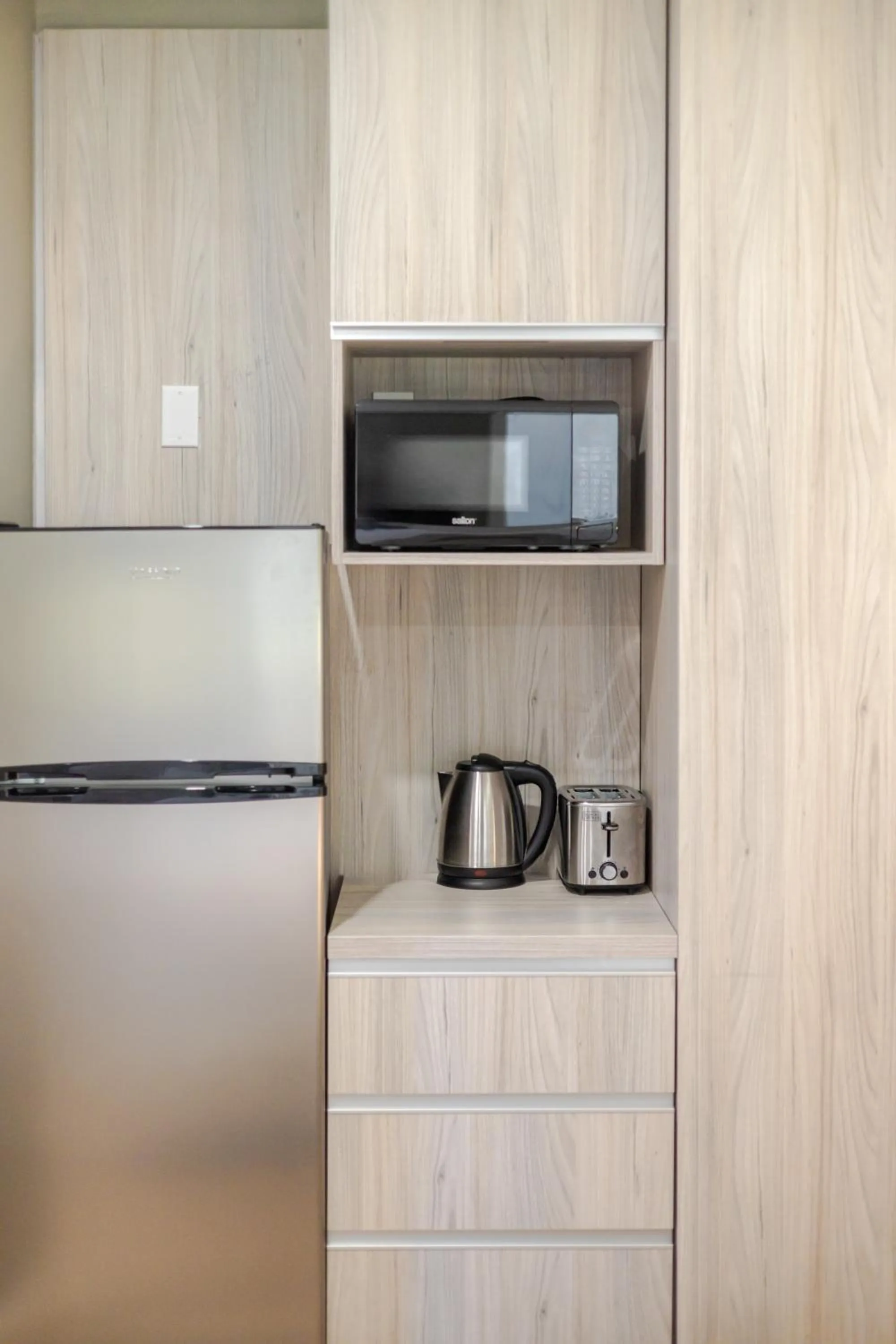 Coffee/tea facilities in Olympia Hotel by Lodgo