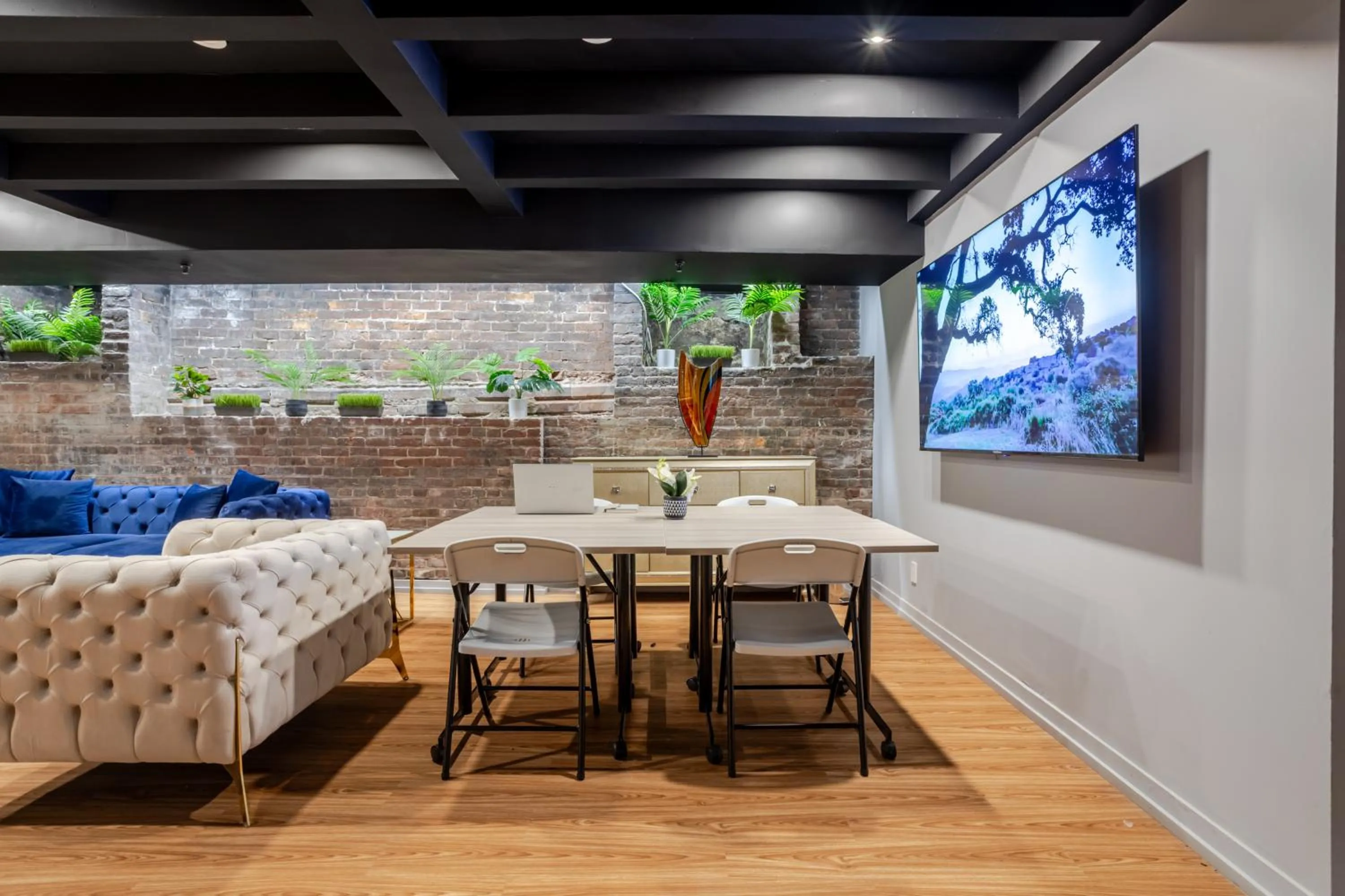 TV and multimedia, Bed in Olympia Hotel by Lodgo