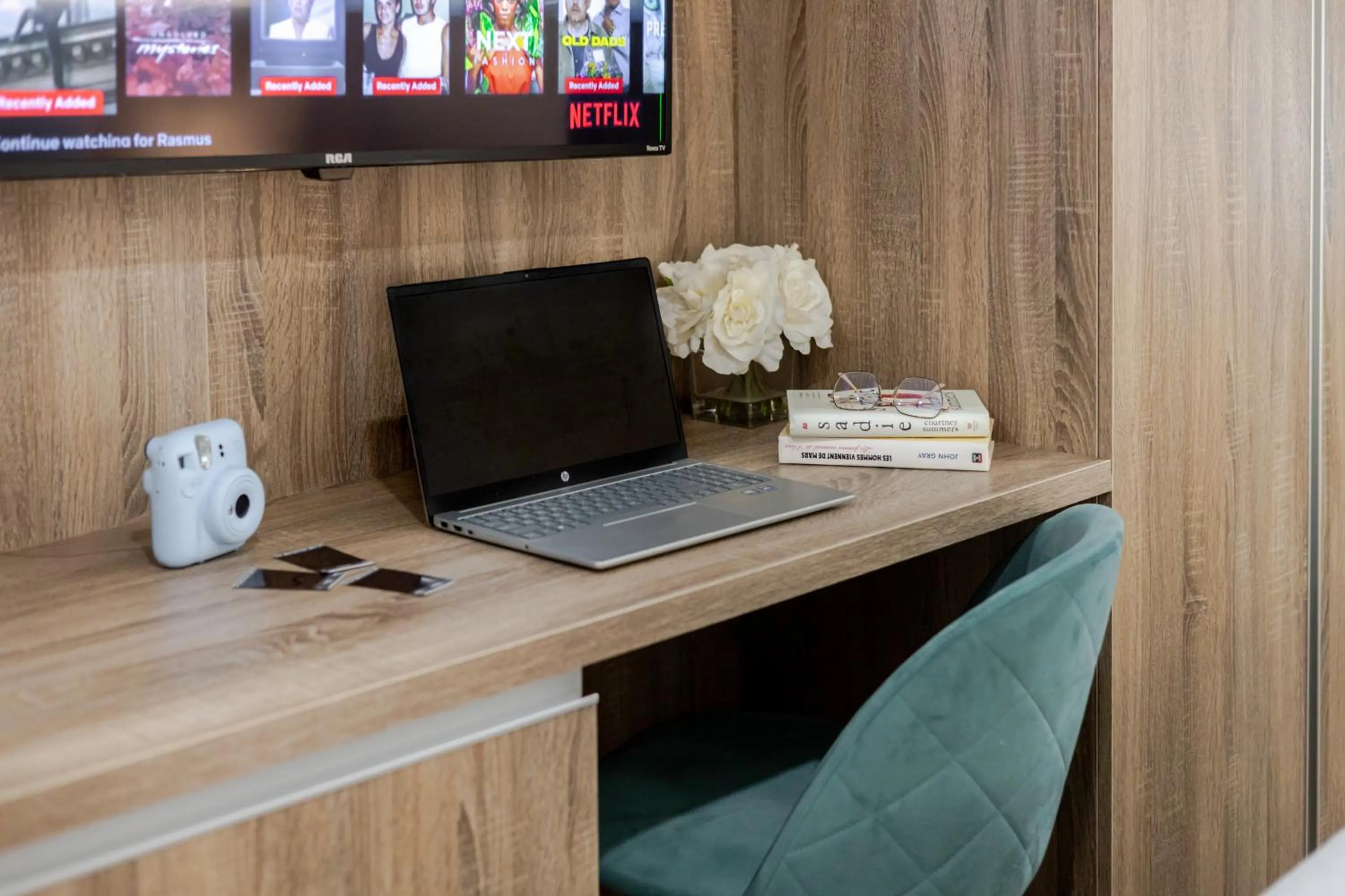 TV and multimedia in Olympia Hotel by Lodgo