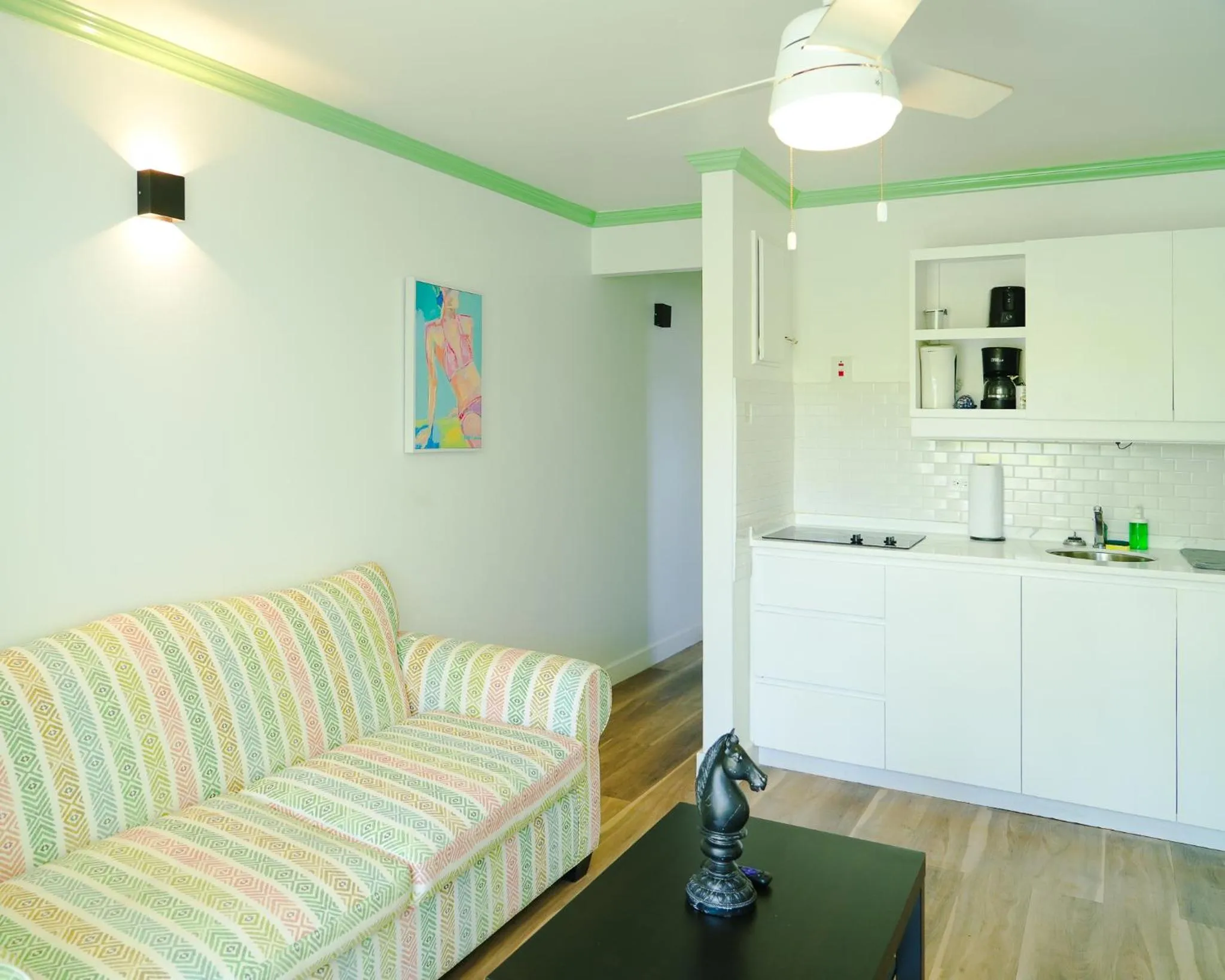 Sunset Lane Apartment Hotel