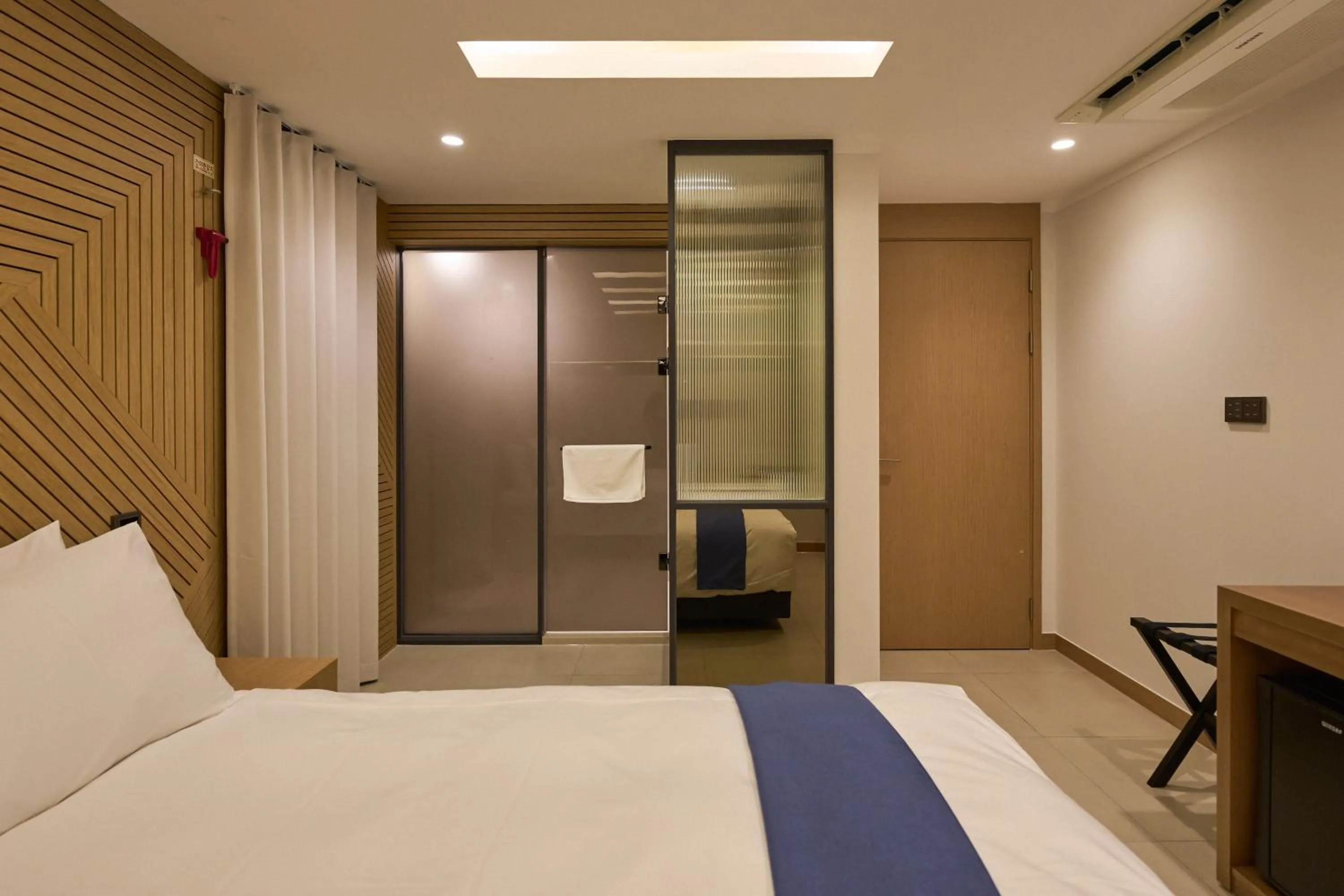 Bedroom, Bed in Blueduck hotel