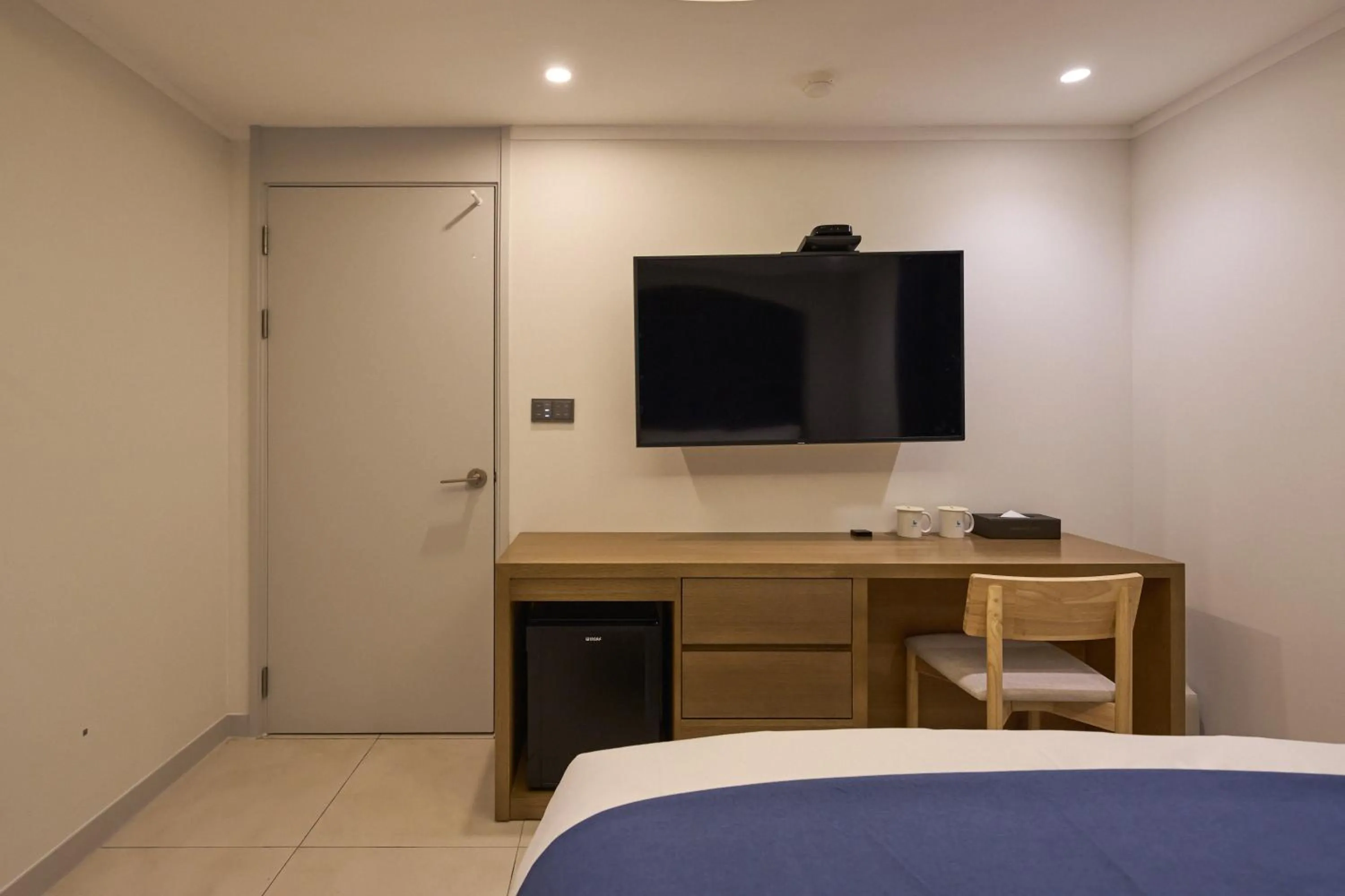 Photo of the whole room, Bed in Blueduck hotel