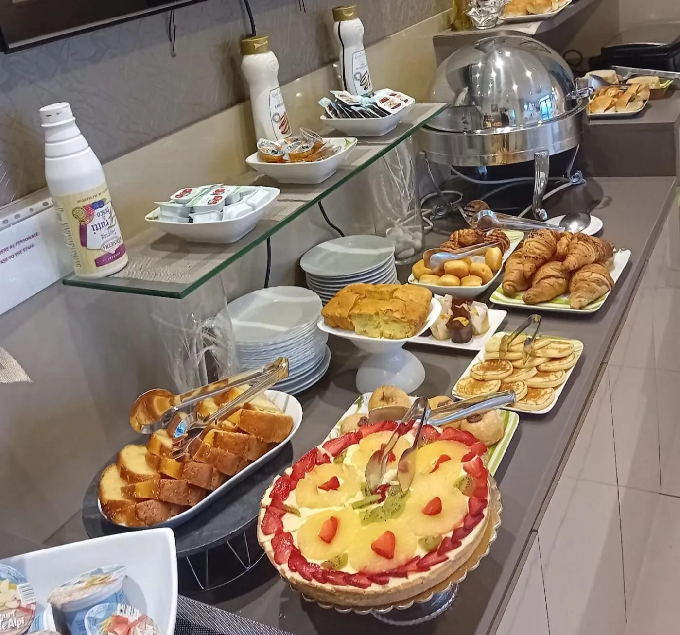 Breakfast in Hotel Aniene