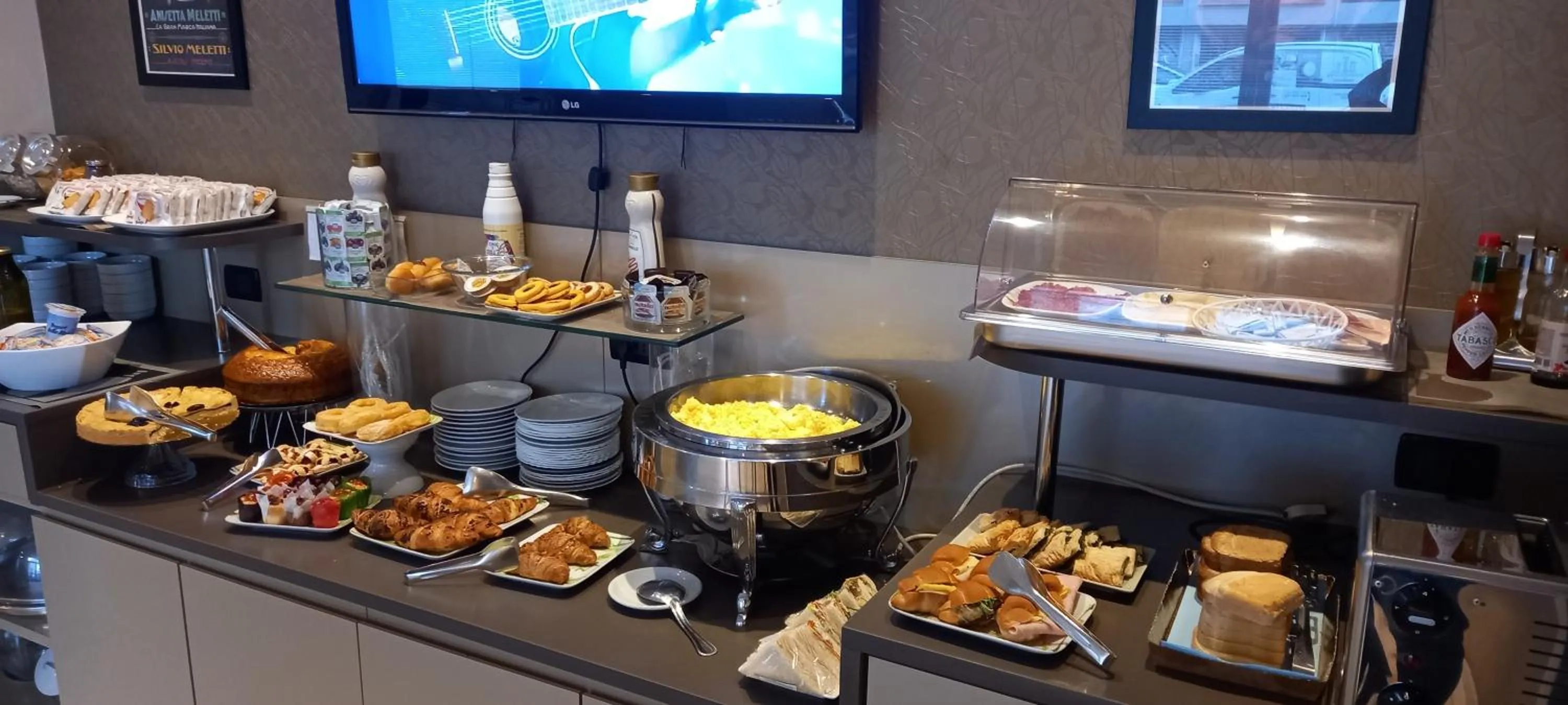 Breakfast in Hotel Aniene