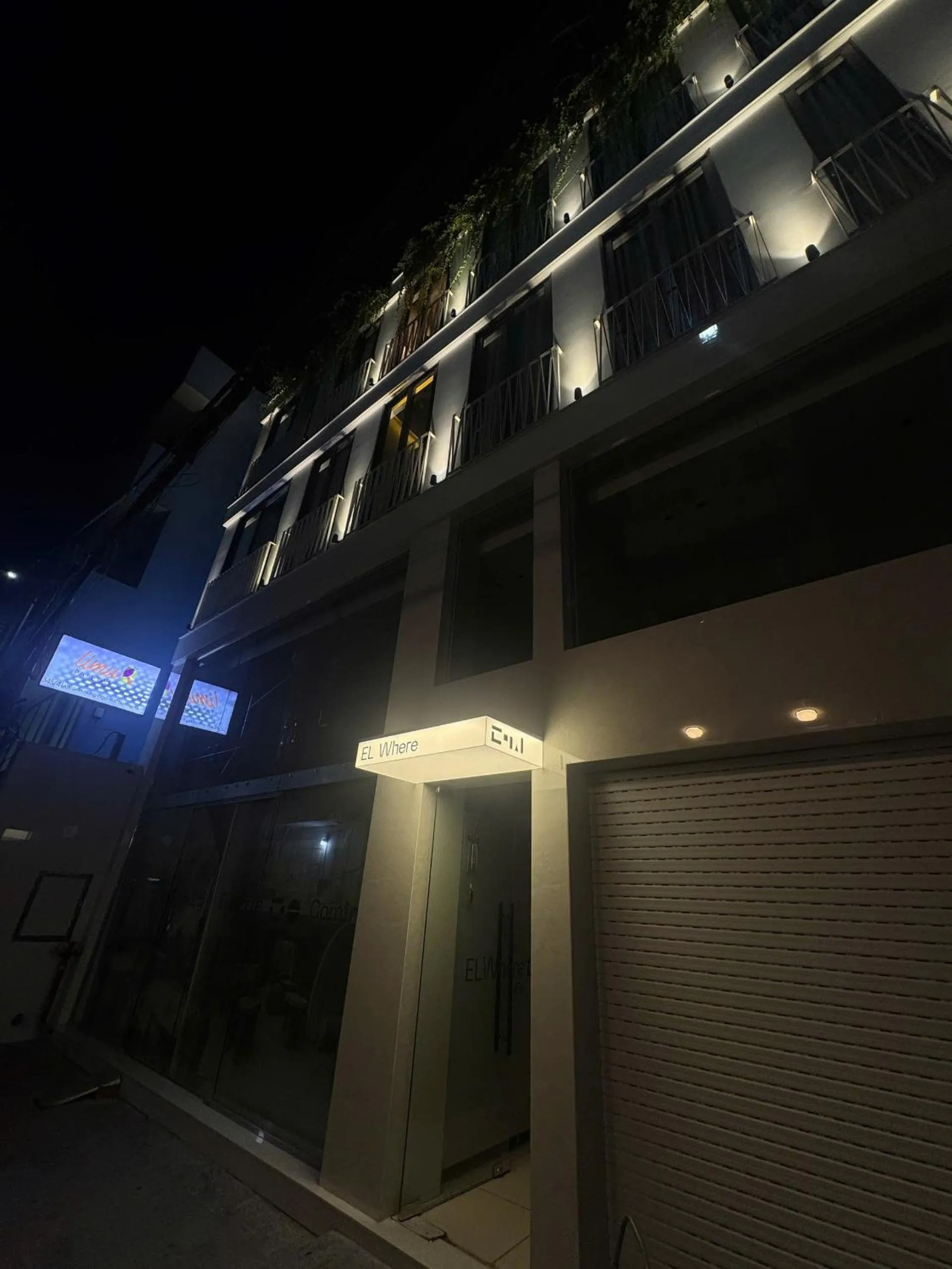 Property building in EL Where Hotel