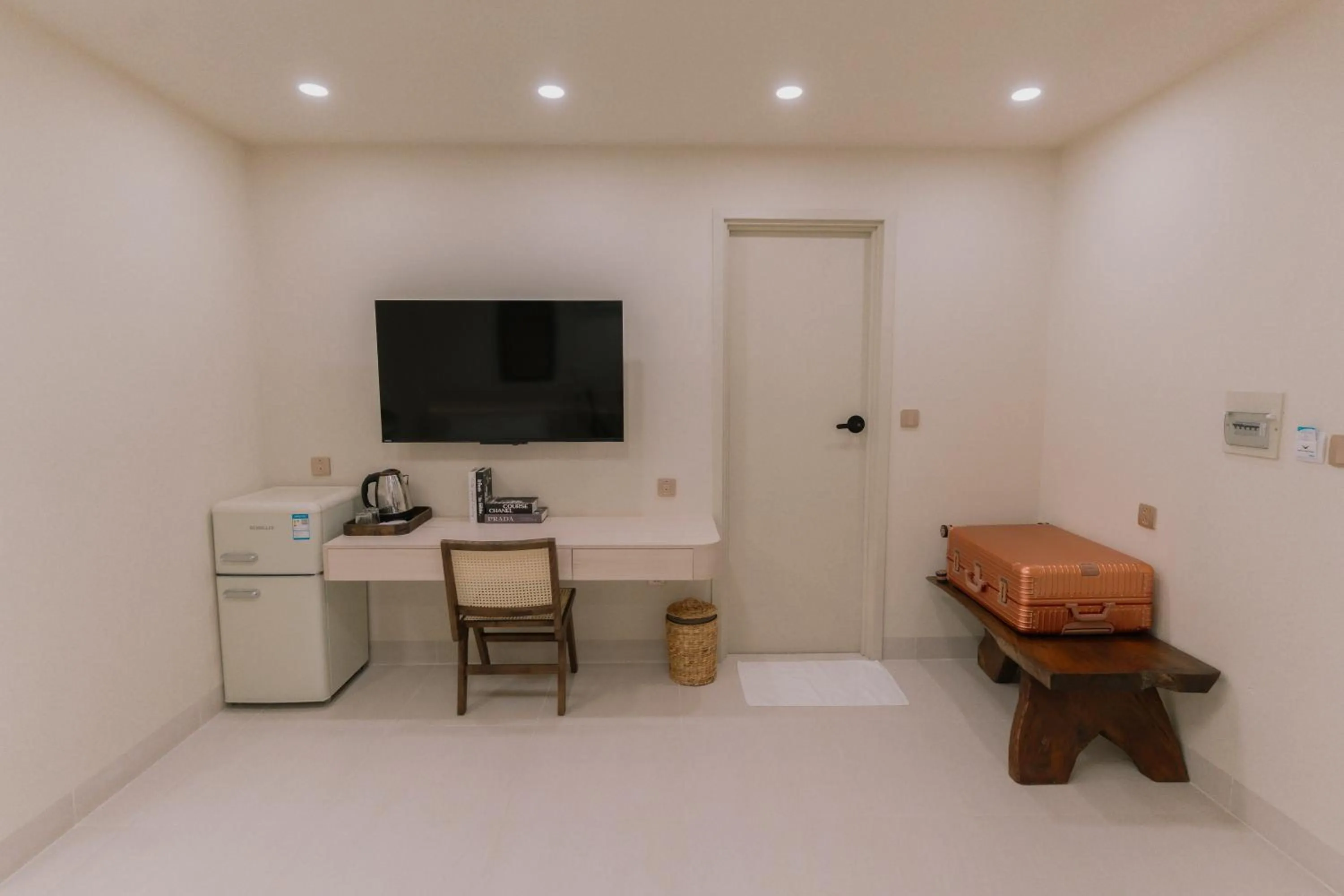 TV and multimedia in EL Where Hotel