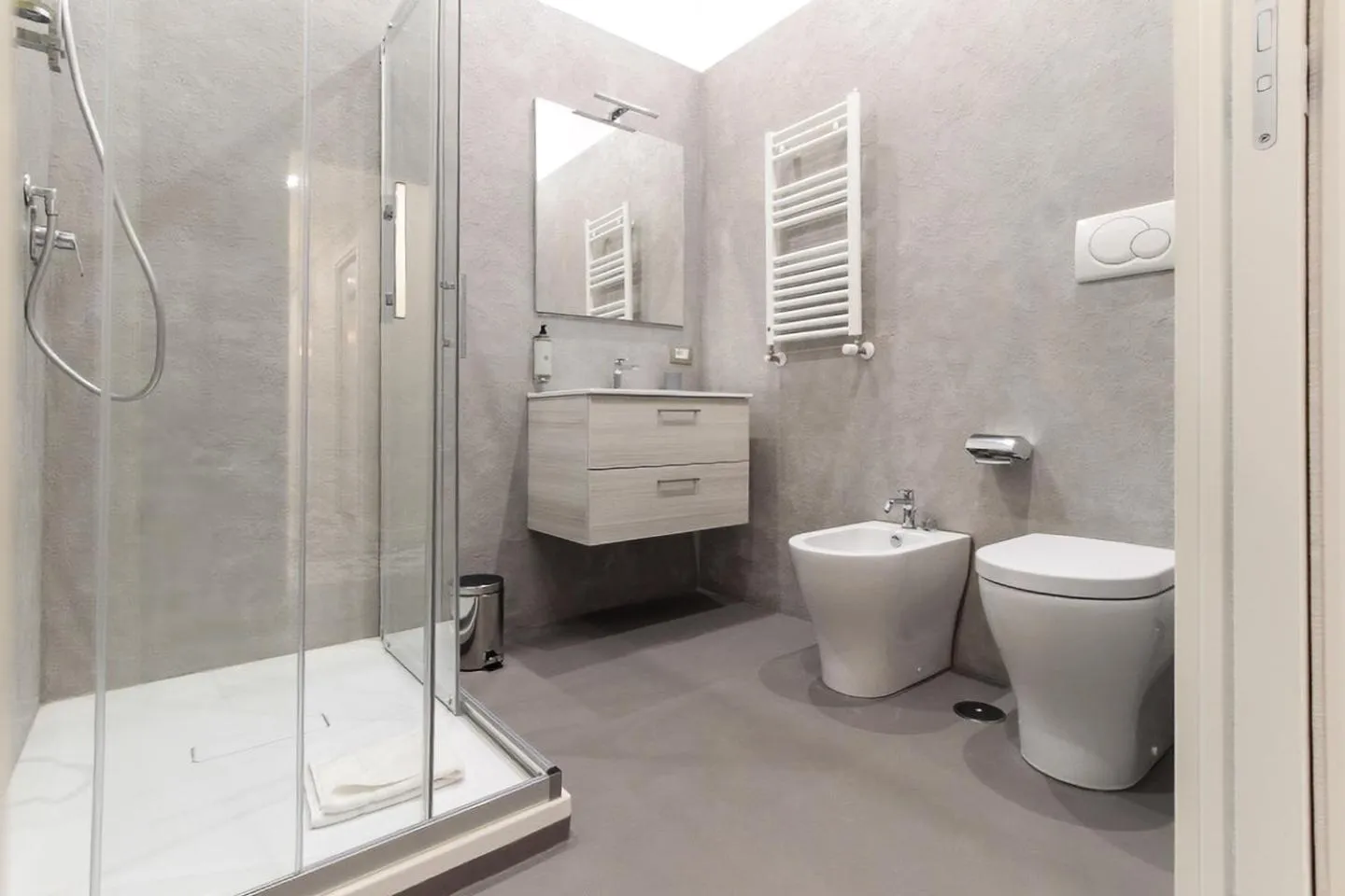 Shower in Velia Relais