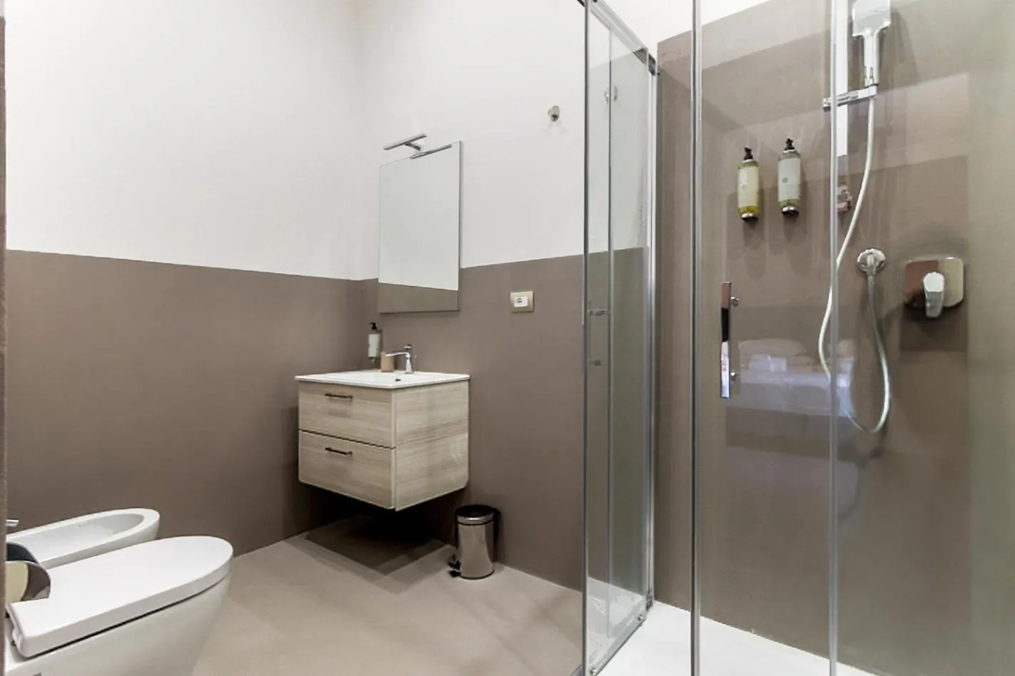 Shower in Velia Relais