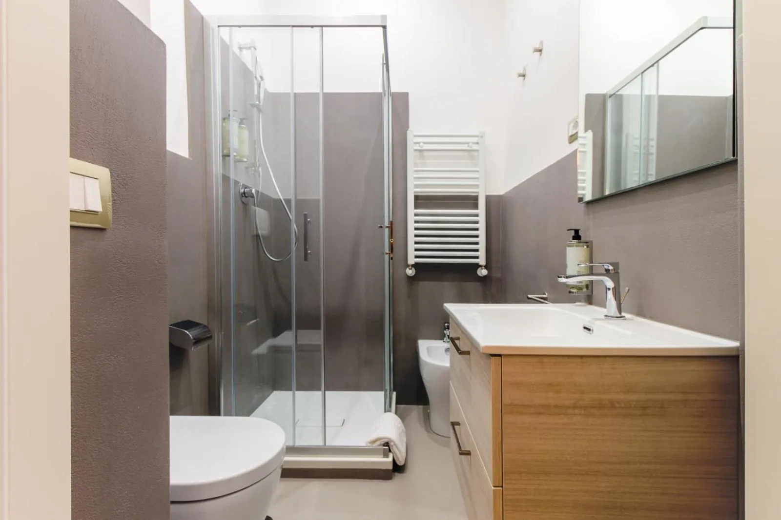 Shower in Velia Relais