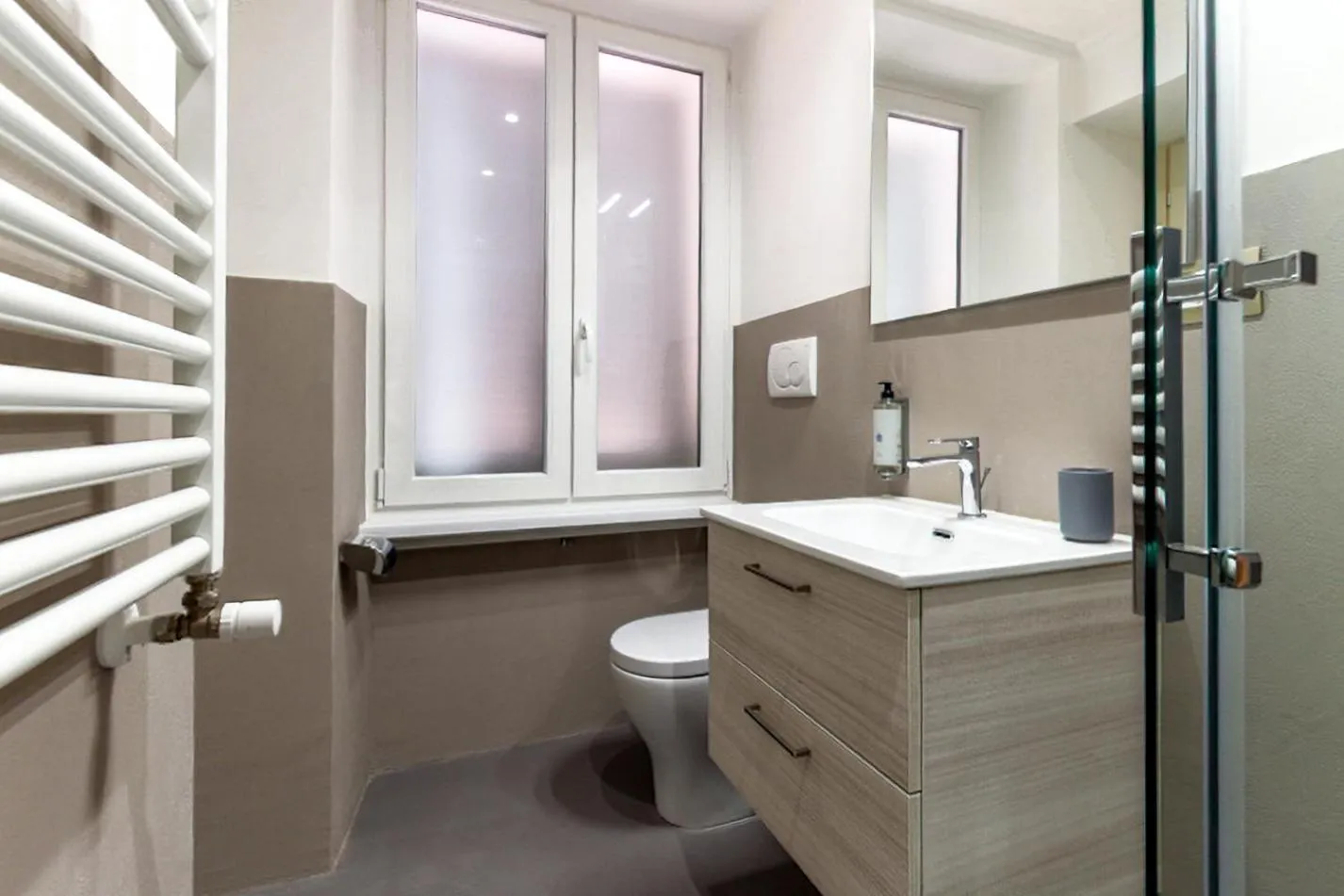 Toilet in Velia Relais