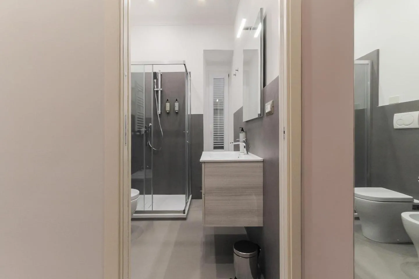 Shower in Velia Relais