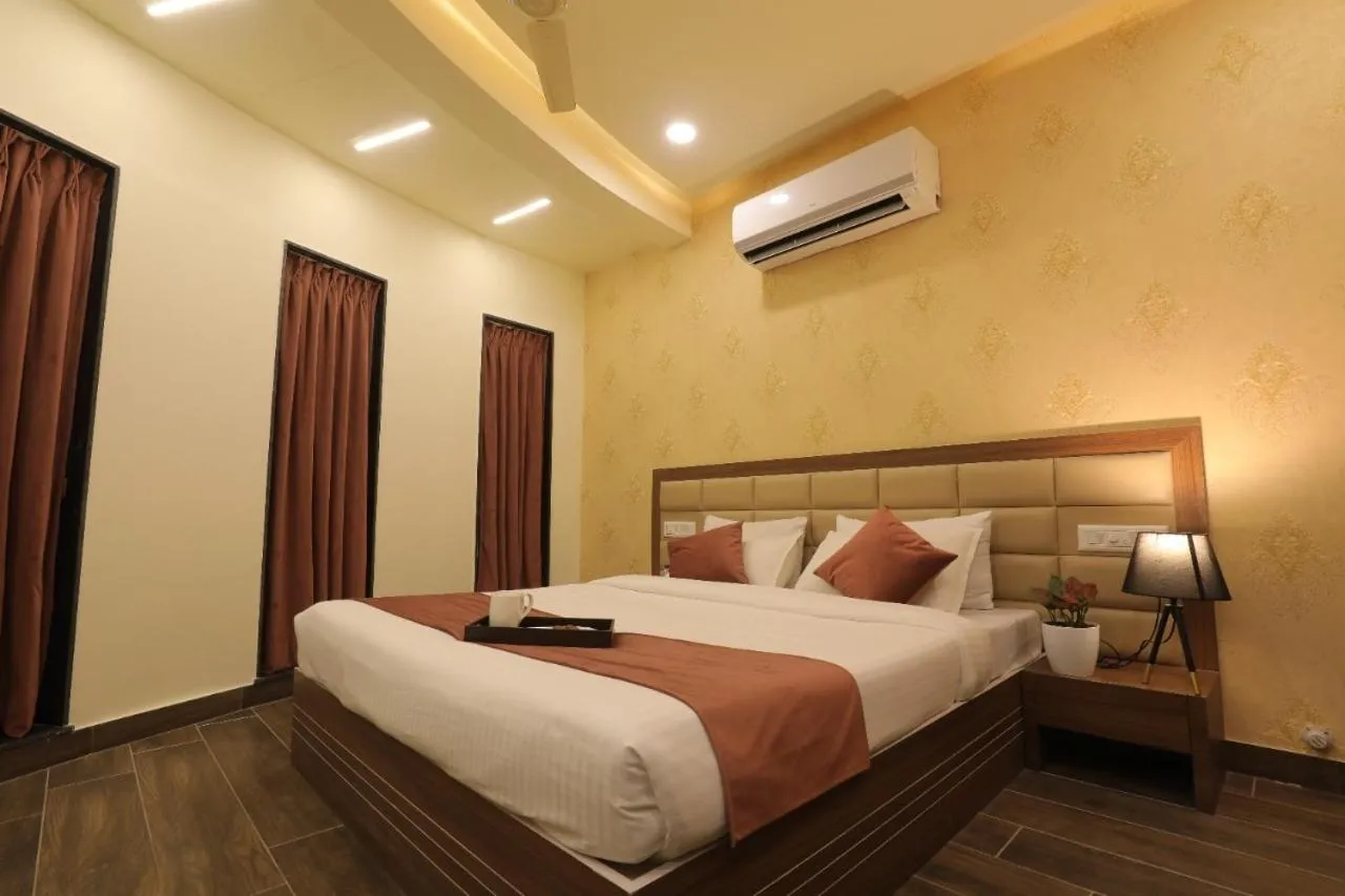 Bed in Hotel Shiv Shakti