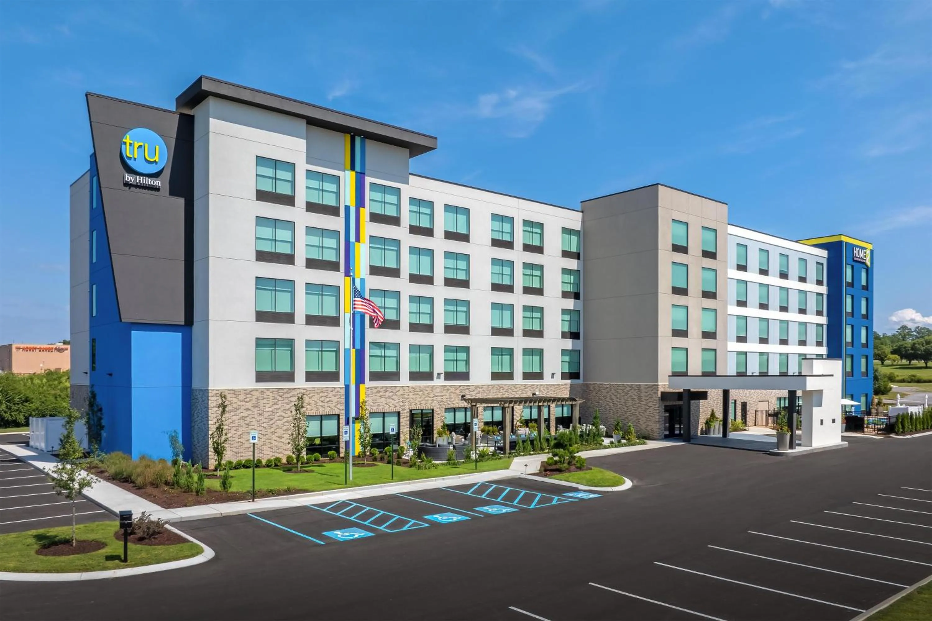 Property building in Tru By Hilton Cleveland, TN