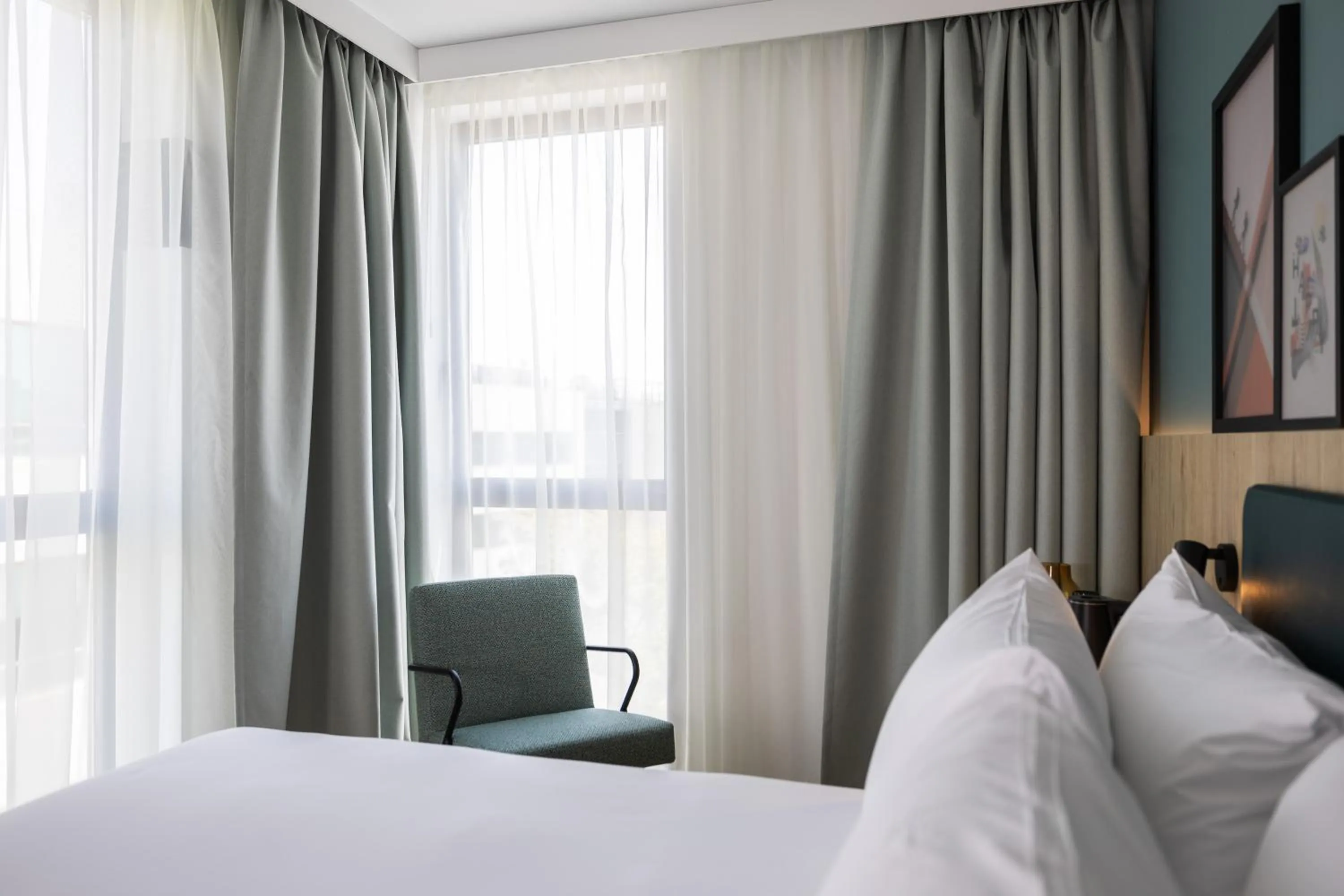 Bedroom, Bed in Spark By Hilton Madrid Alcala