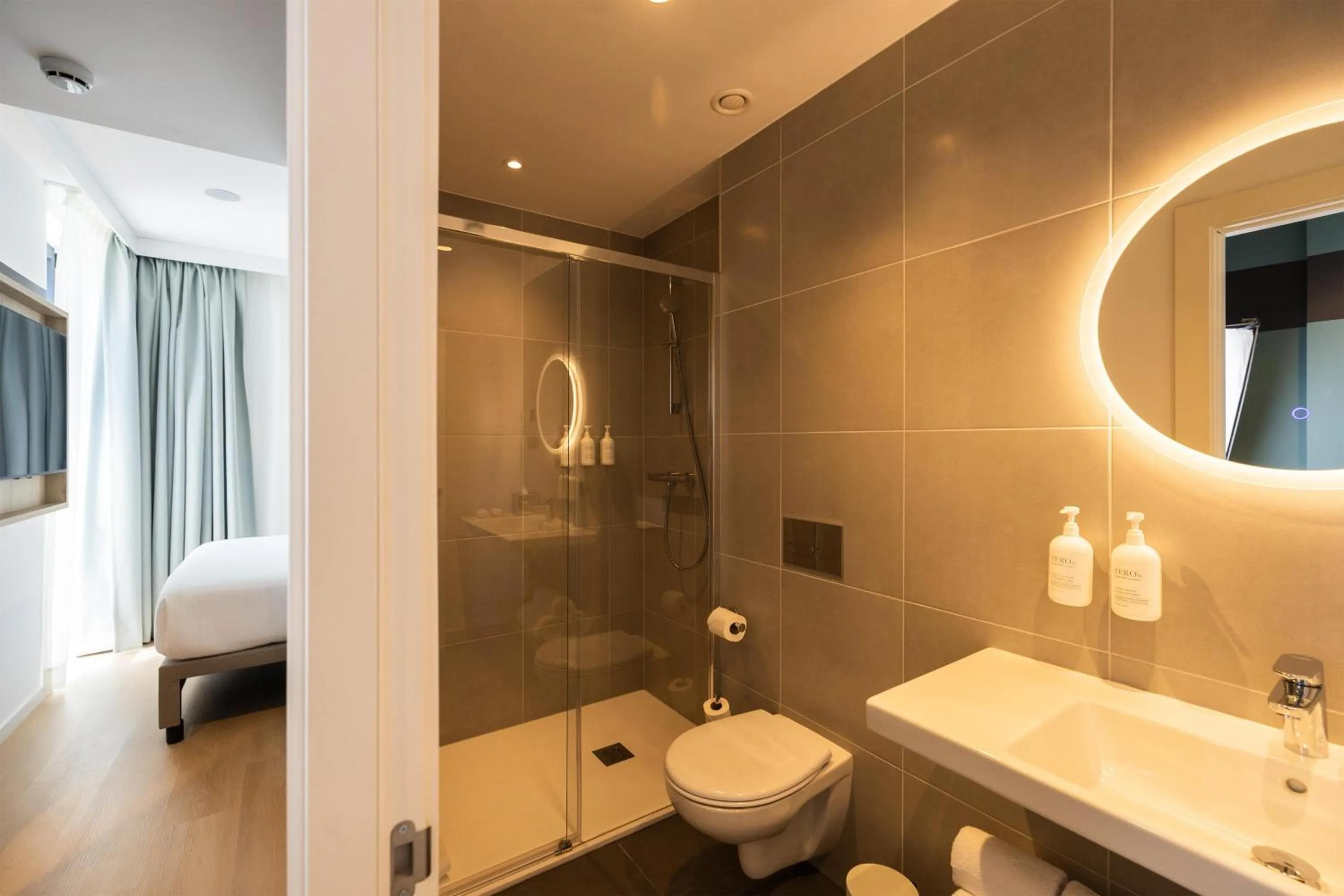 Bathroom in Spark By Hilton Madrid Alcala