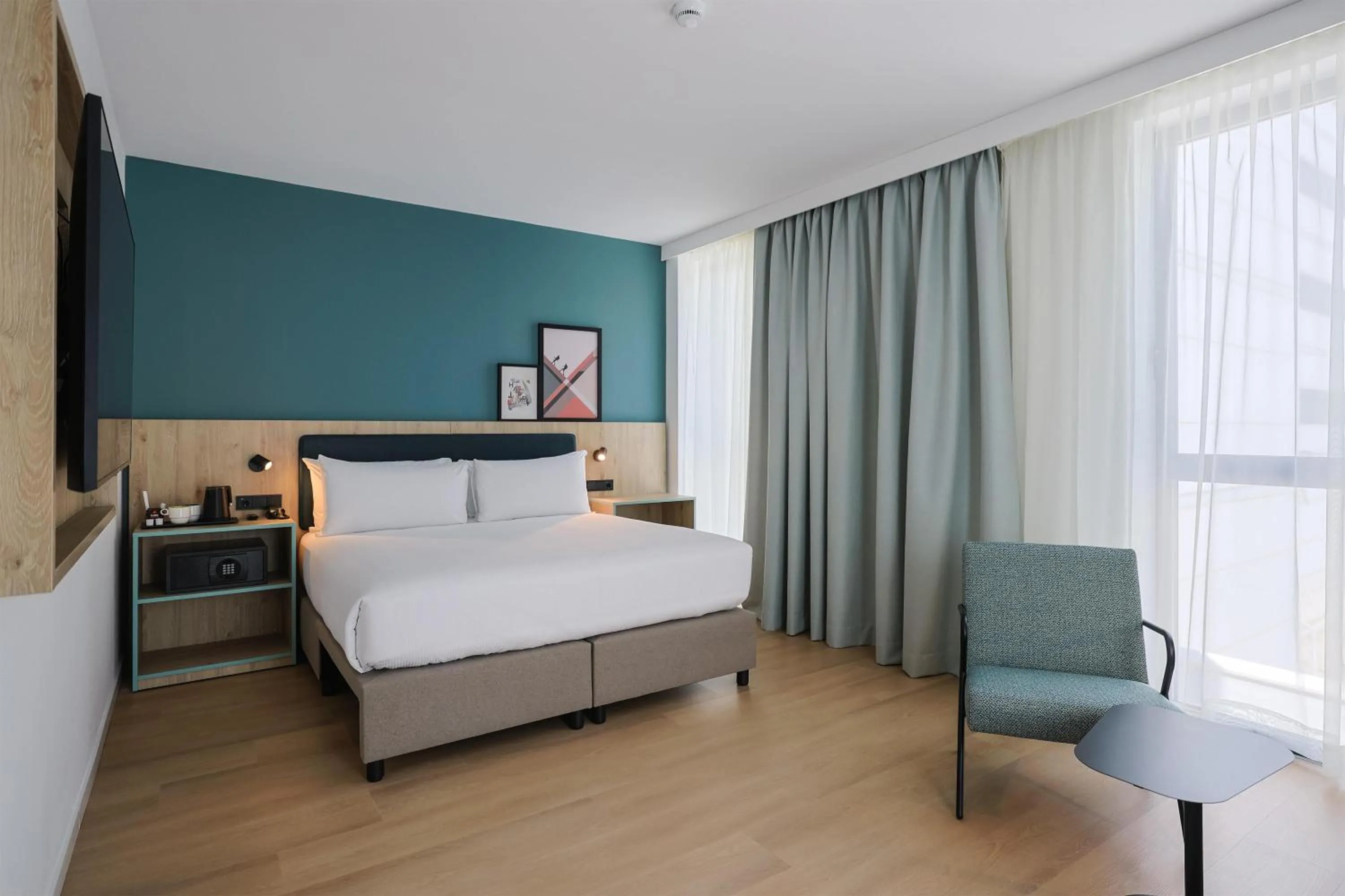 Bed in Spark By Hilton Madrid Alcala