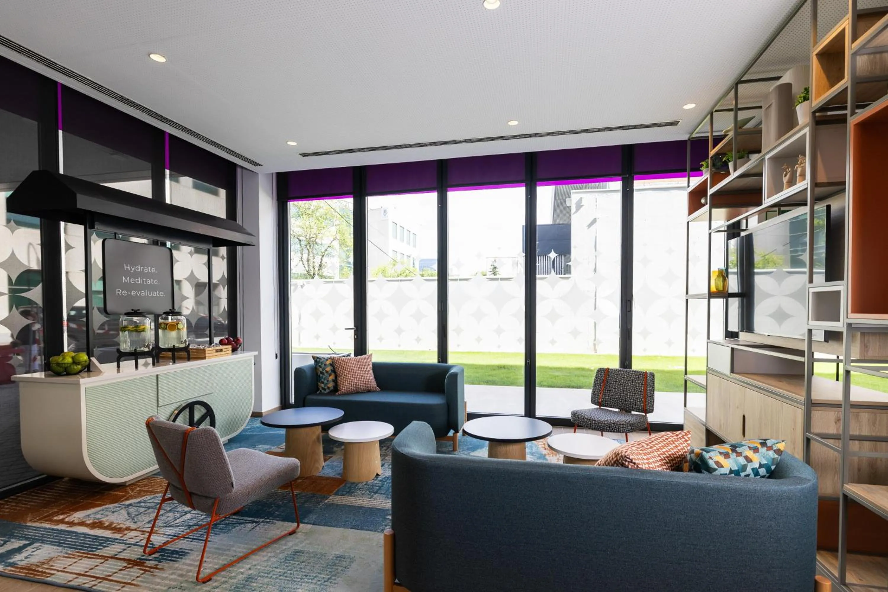 Lobby or reception in Spark By Hilton Madrid Alcala