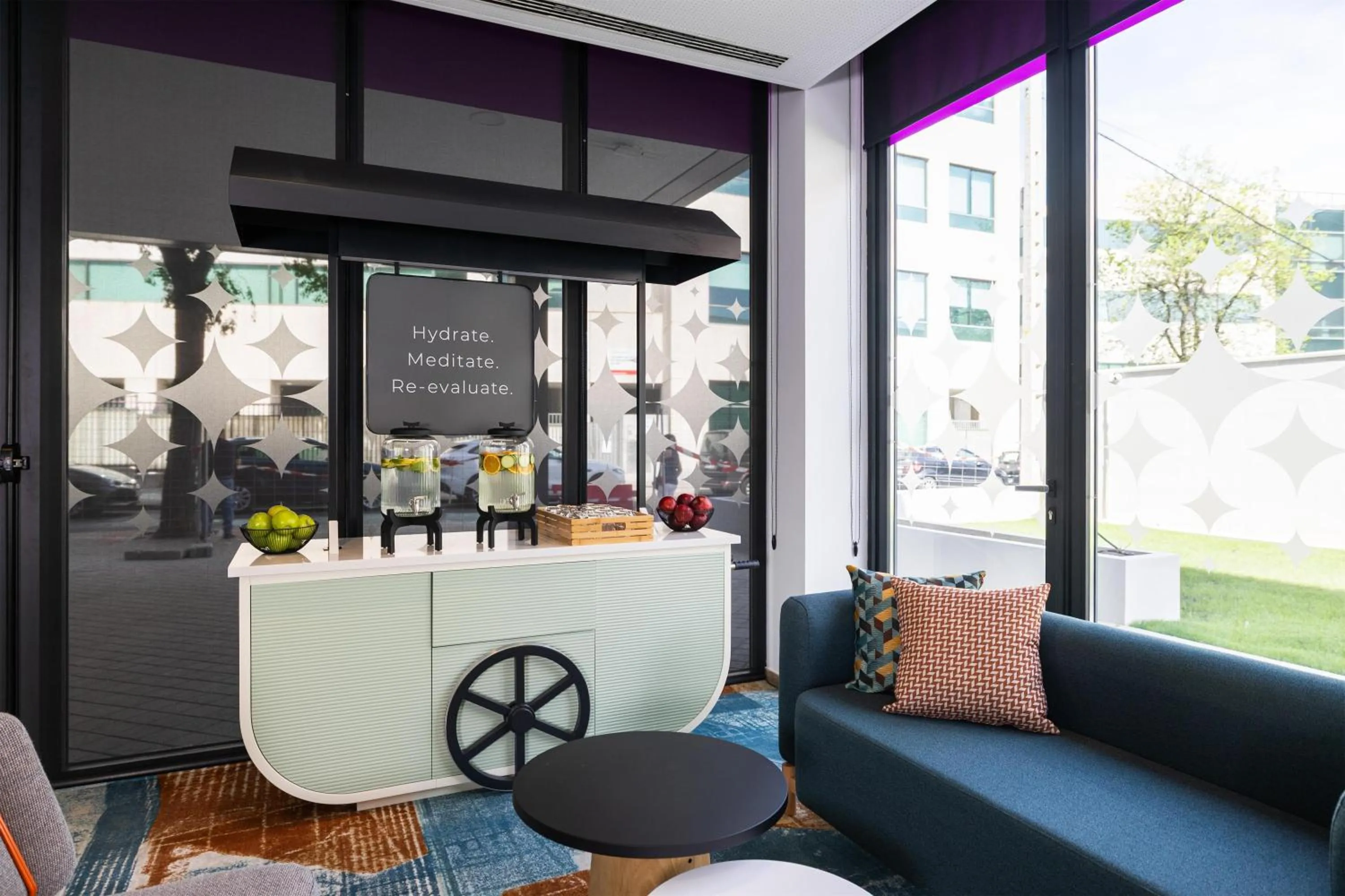 Lobby or reception in Spark By Hilton Madrid Alcala