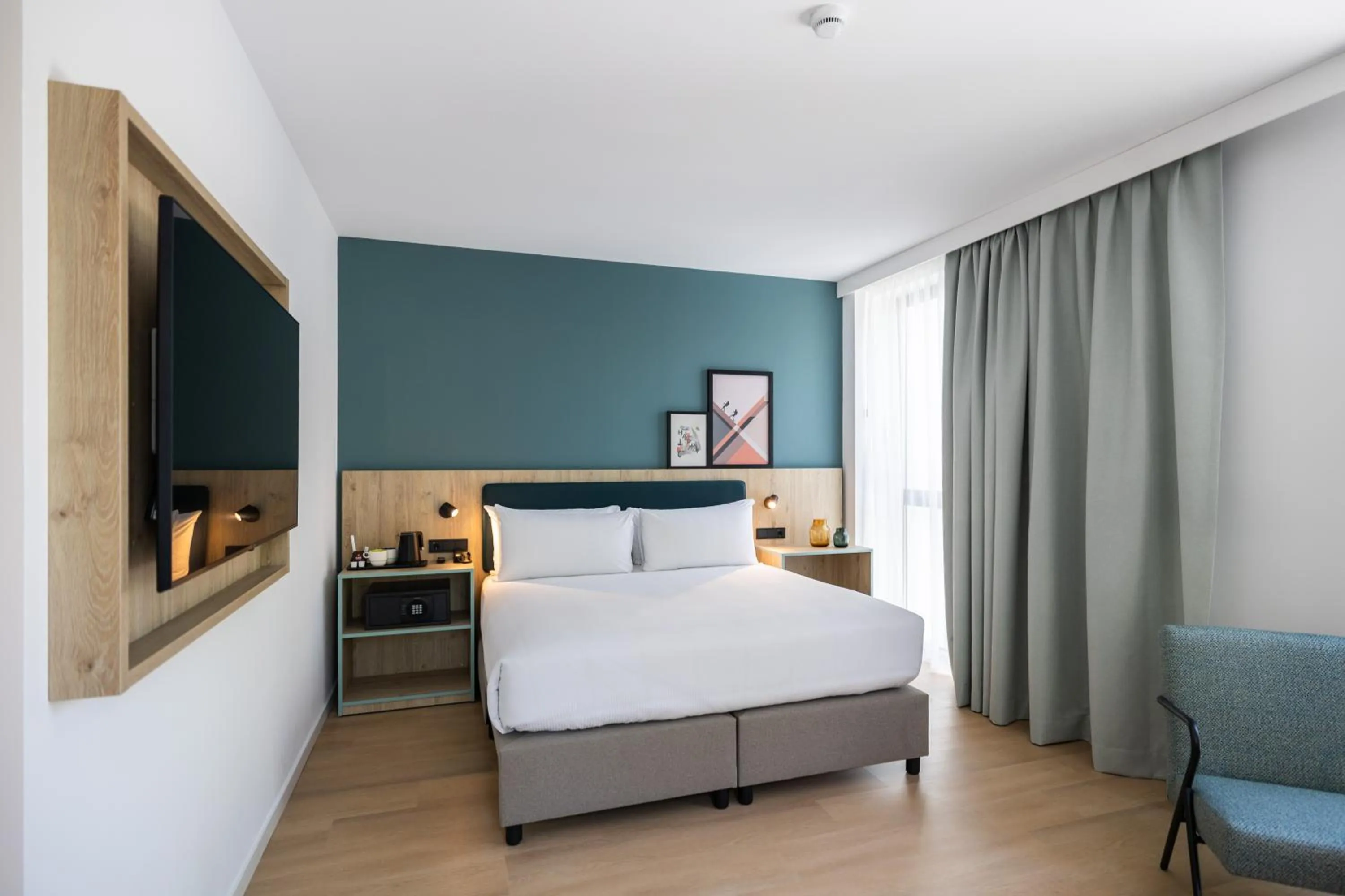 Bed in Spark By Hilton Madrid Alcala