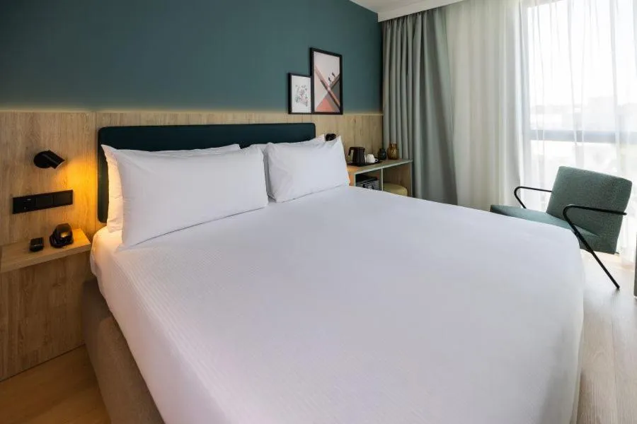 Bedroom, Bed in Spark By Hilton Madrid Alcala