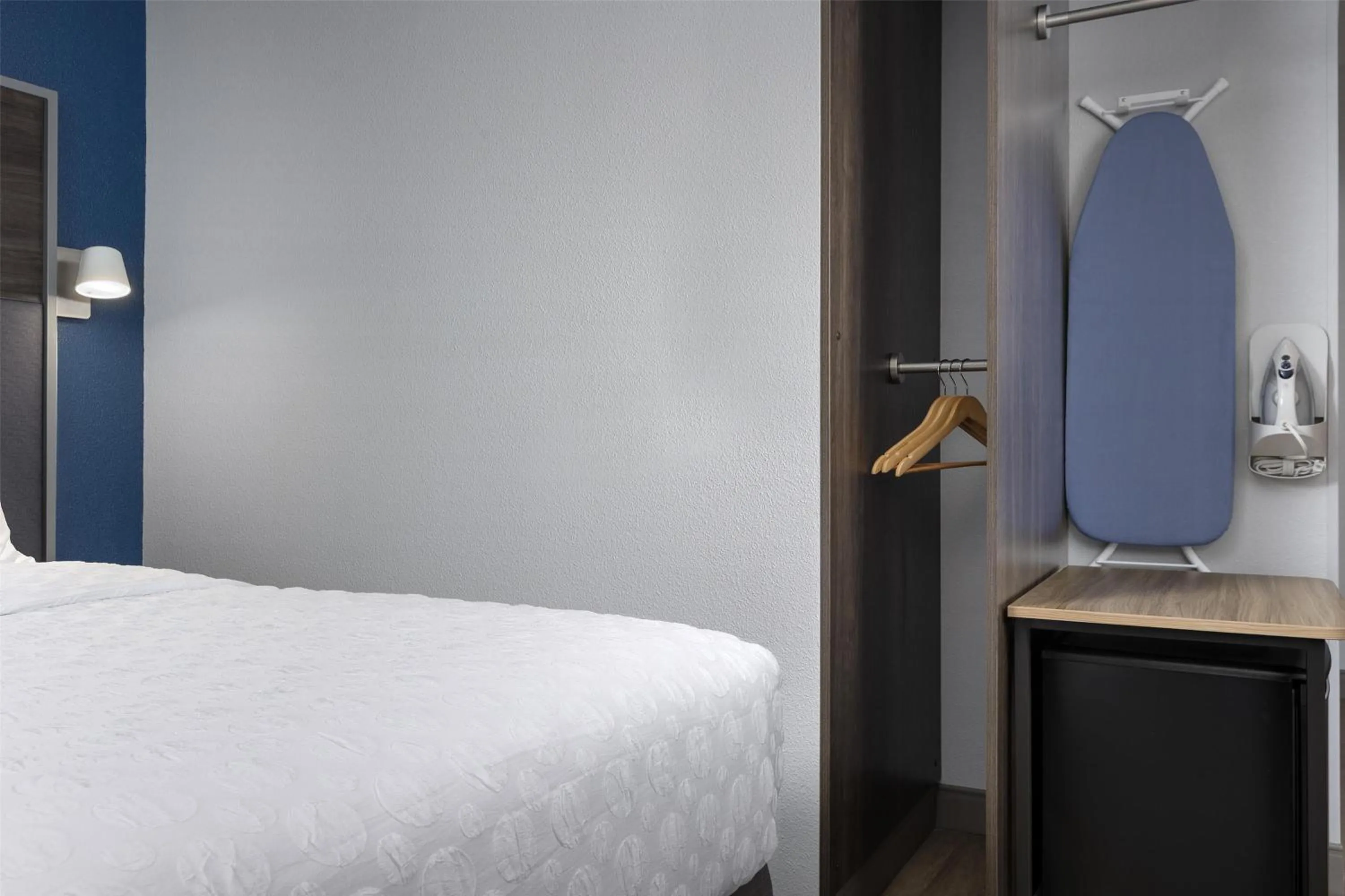 Bed in Tru By Hilton Joliet Plainfield