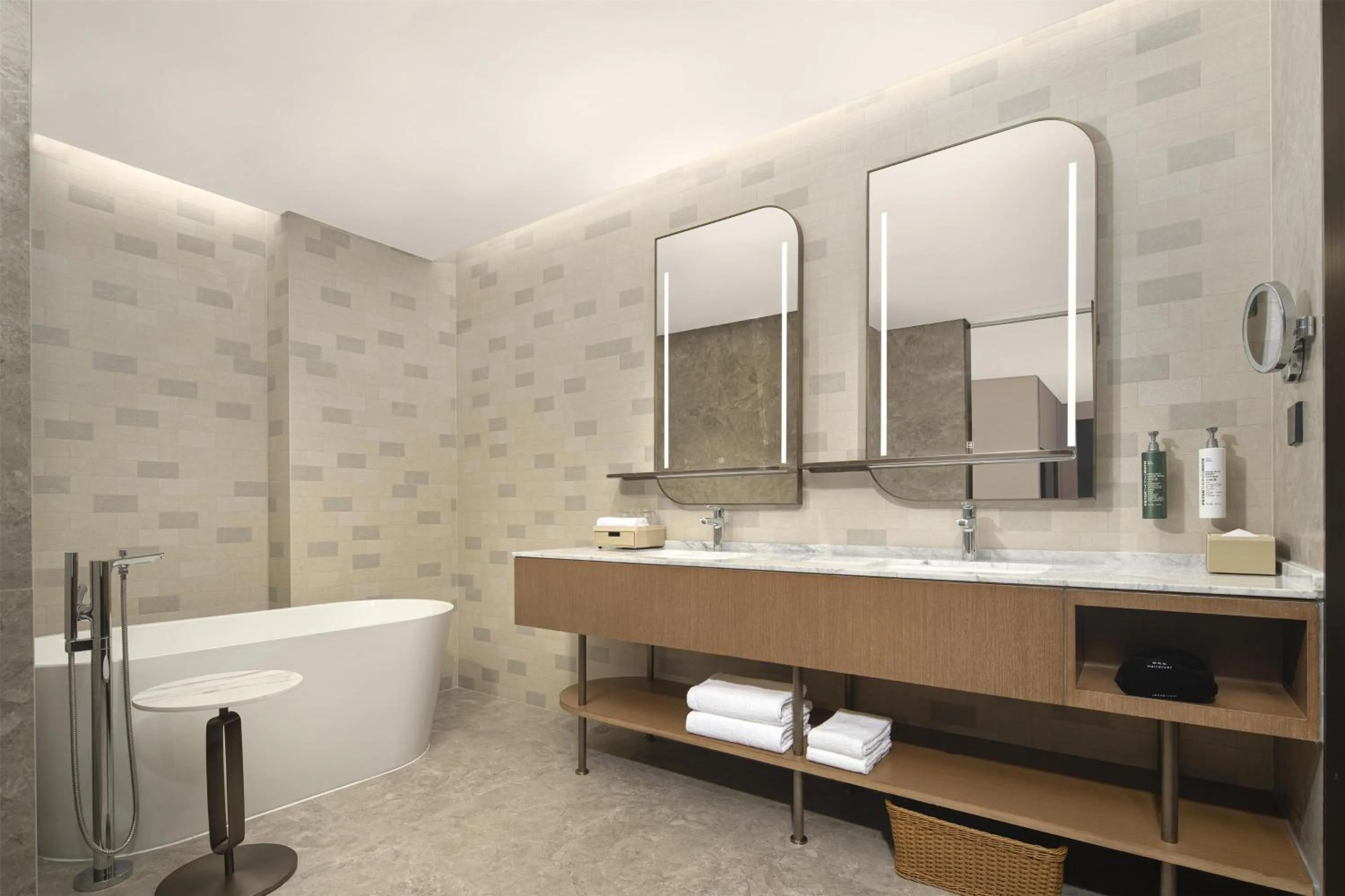 Bathroom in Hilton Garden Inn Urumqi Railway Station