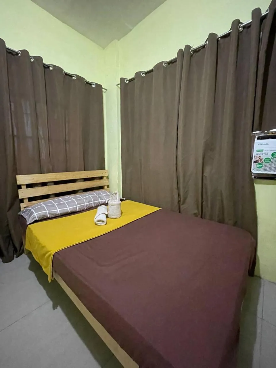 Bed in D and A Transient Inn Taguig