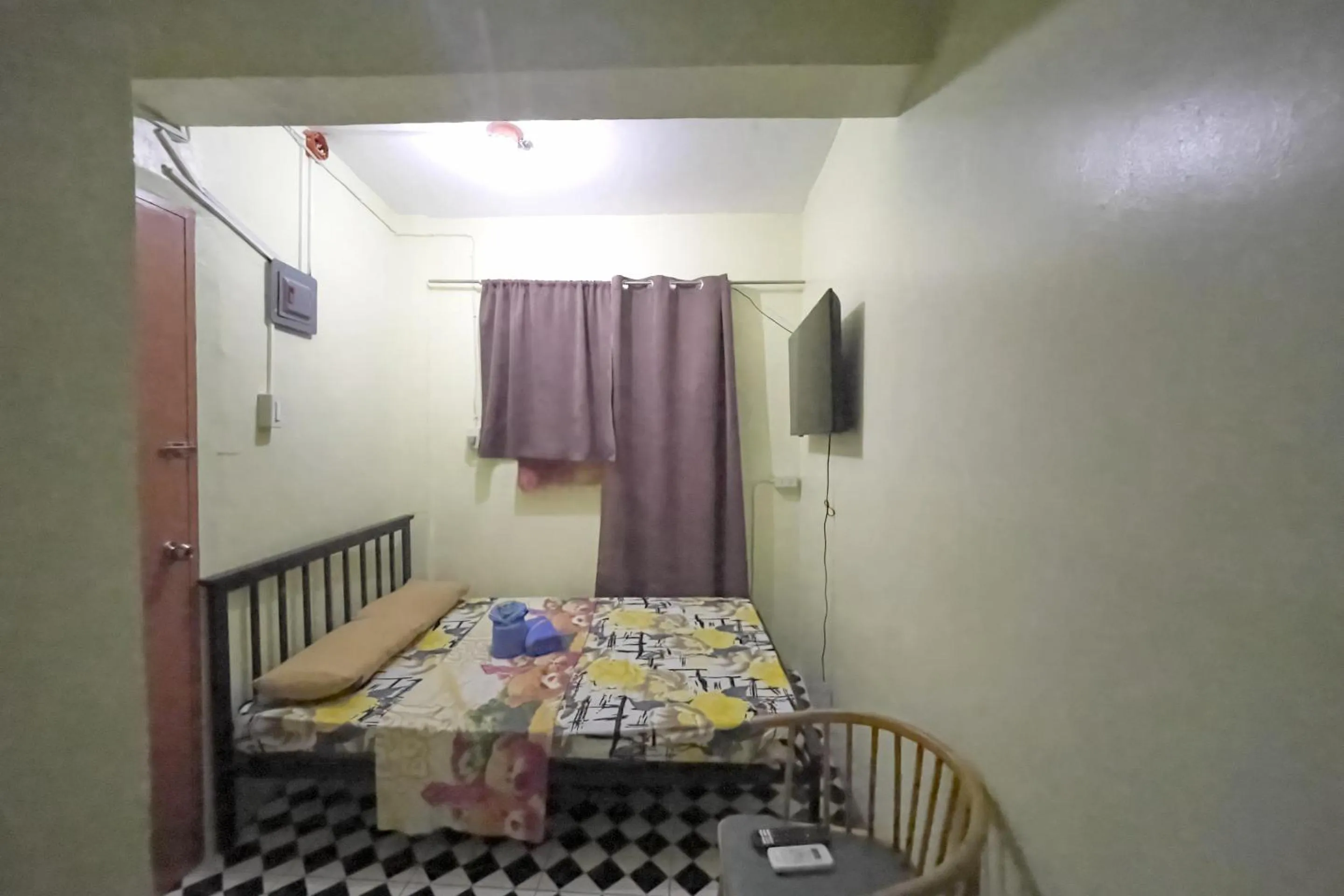 Bed in D and A Transient Inn Taguig