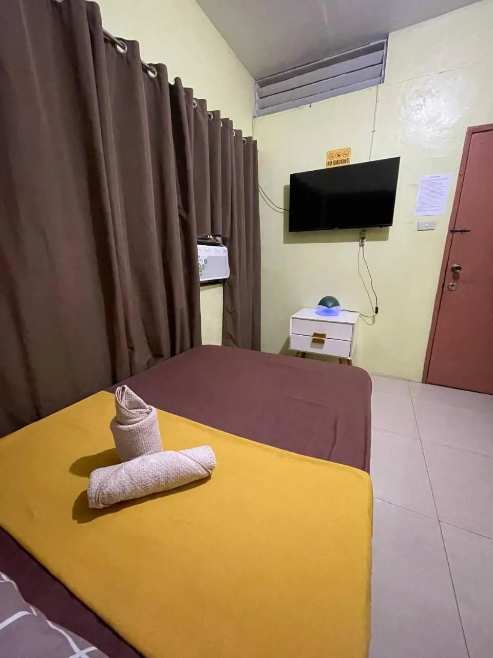 Bed in D and A Transient Inn Taguig