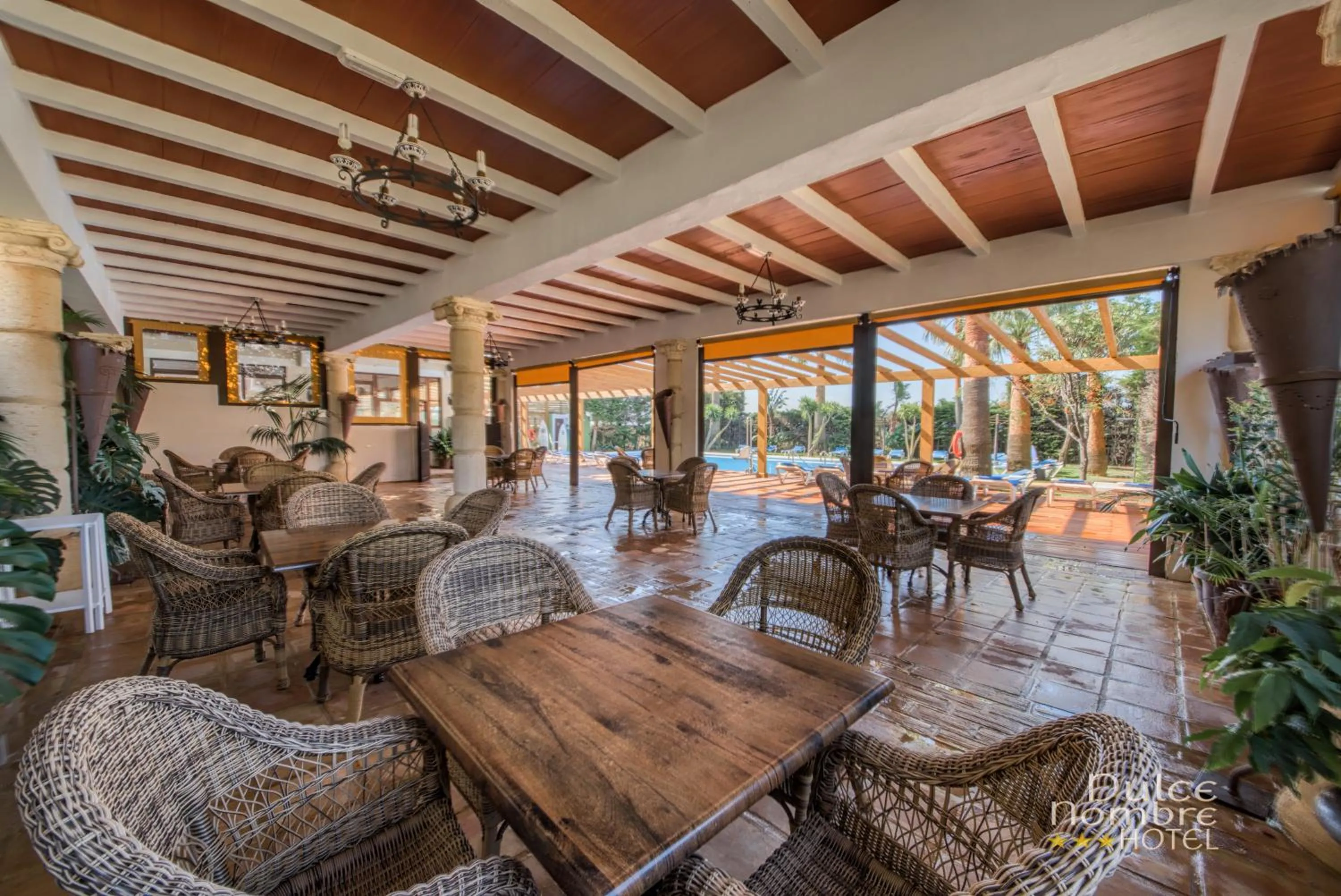 Restaurant/places to eat in Dulce Nombre Hotel - Apartamentos