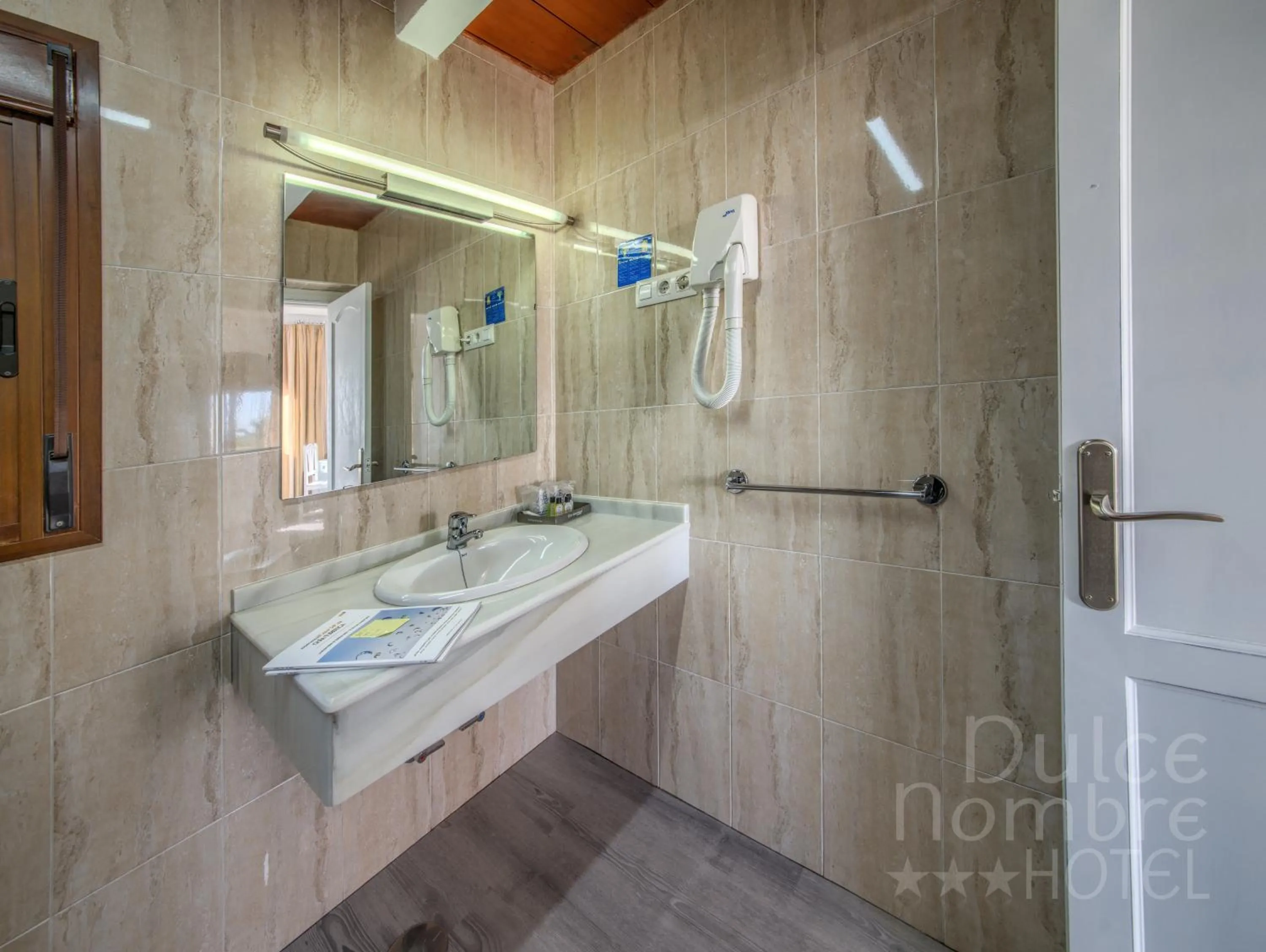 Shower in Dulce Nombre Hotel - Apartamentos