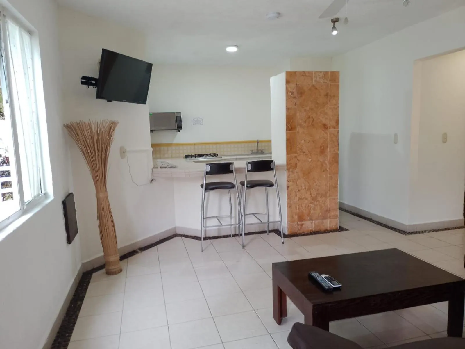 Kitchen or kitchenette in Angeles Suites & Hotel