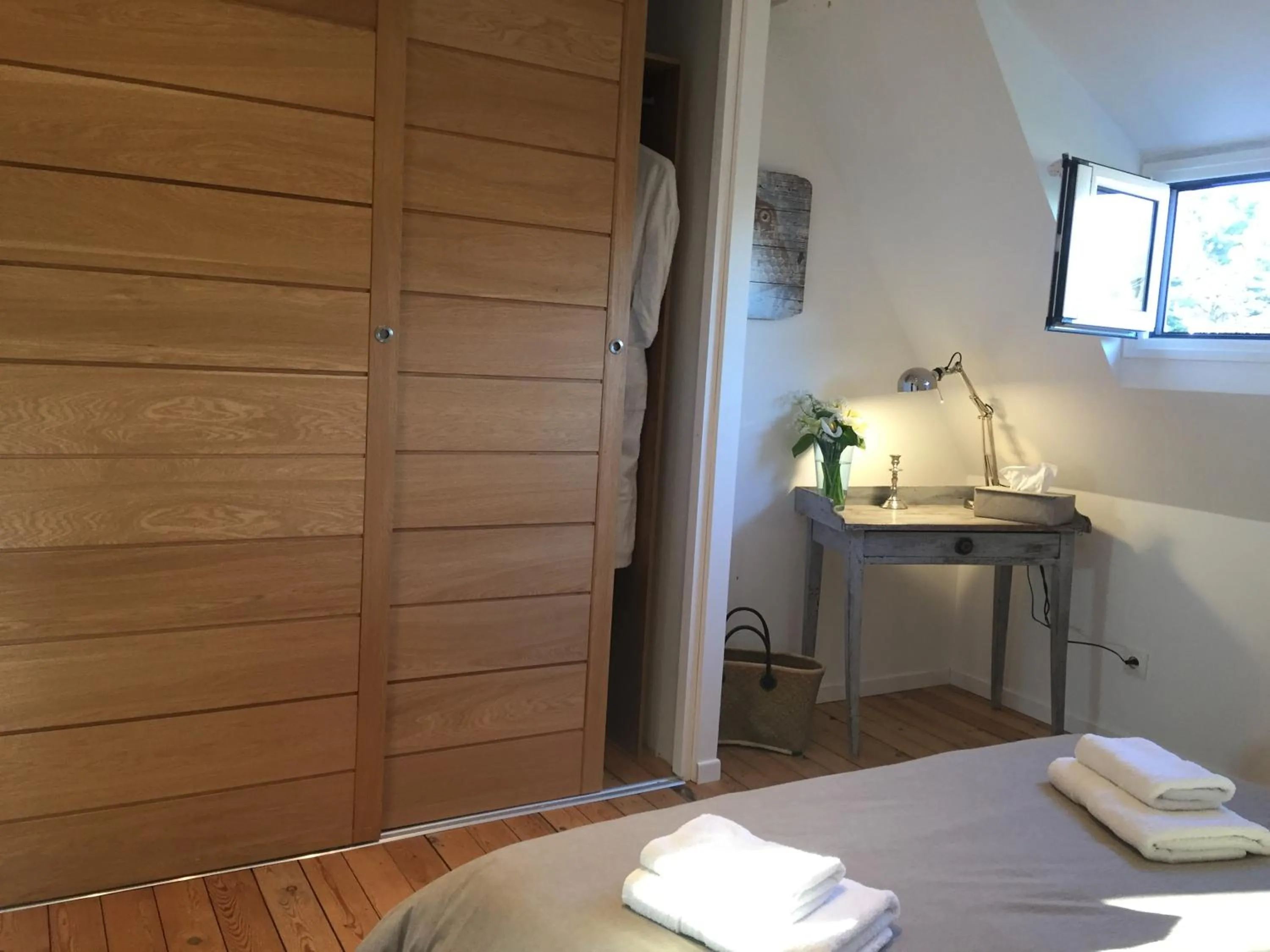 Photo of the whole room, Bed in Le Loft du Clocheton