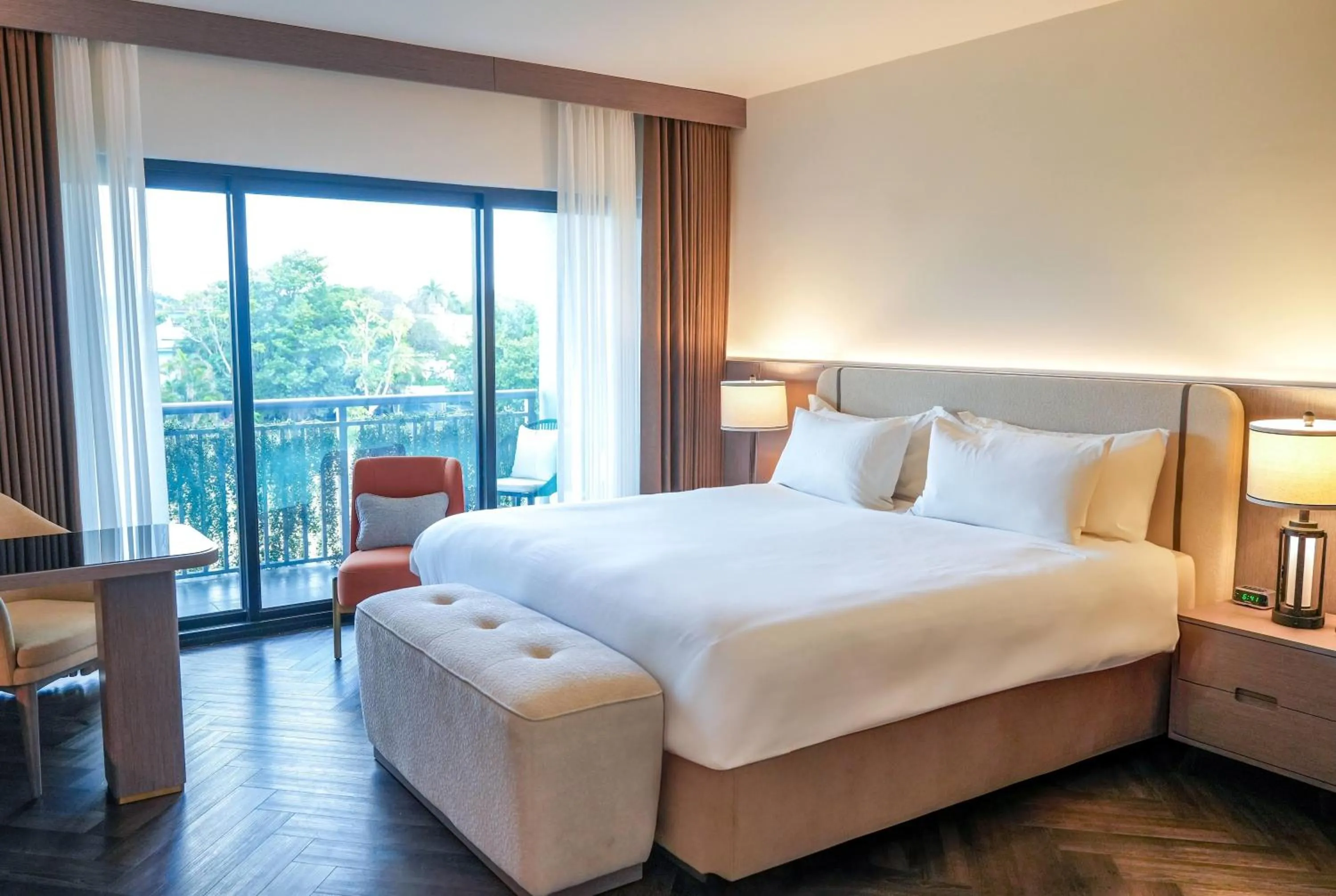 Photo of the whole room, Bed in Barley House Hotel, Trademark Collection by Wyndham