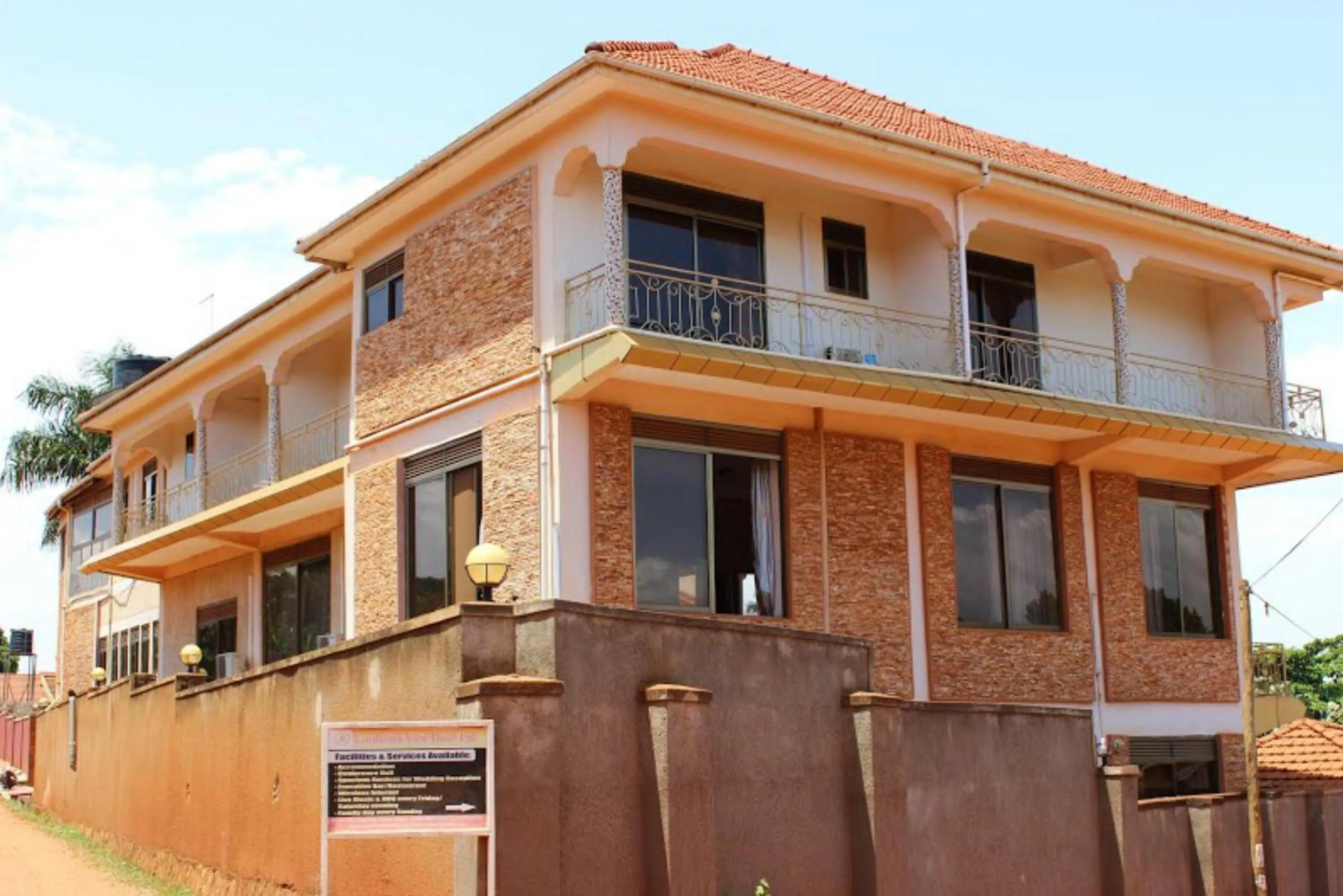 Facade/entrance in Landmark View Hotel