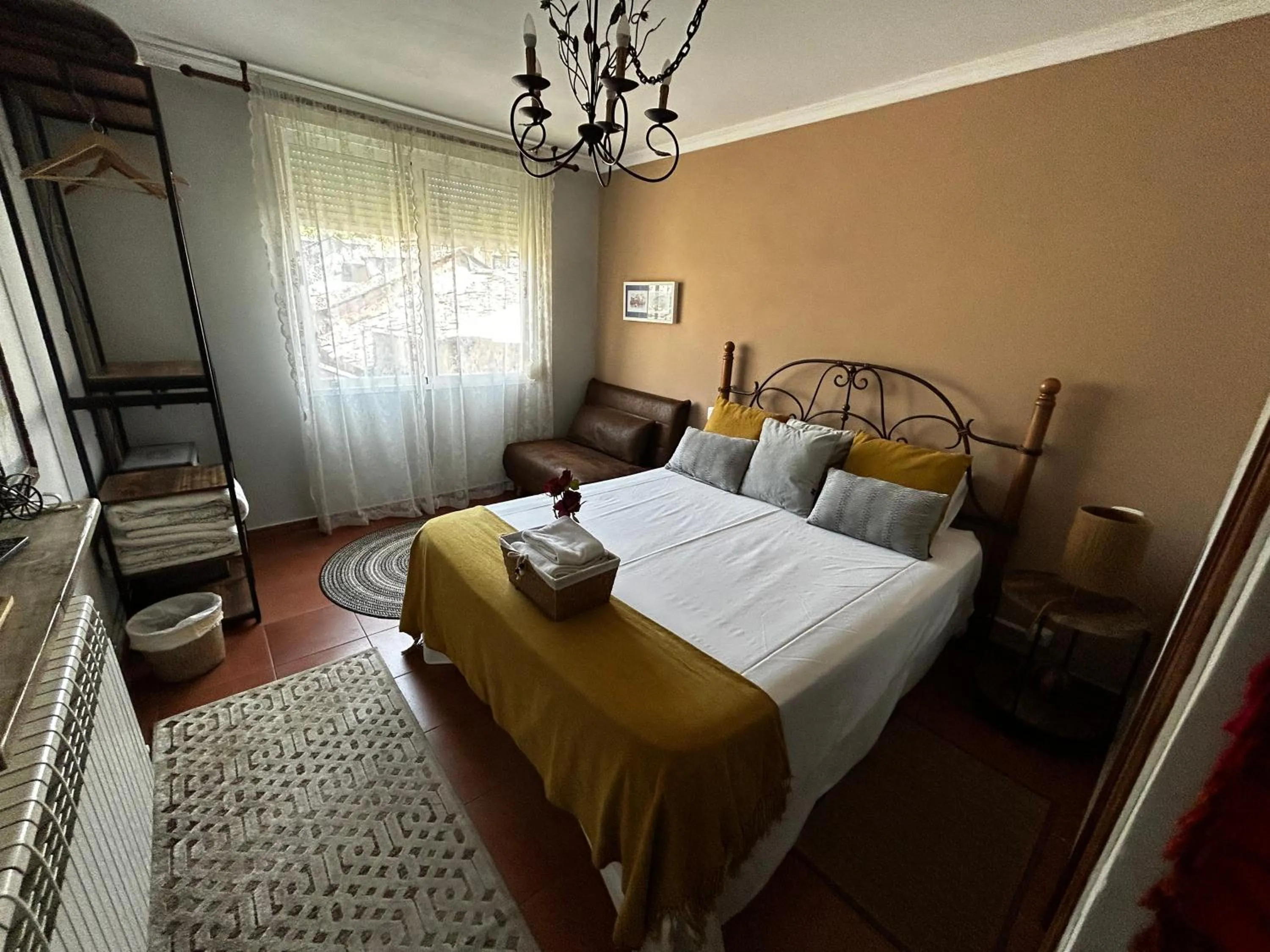Triple Room with Private Bathroom - single occupancy in Hostal Casa San Nicolas