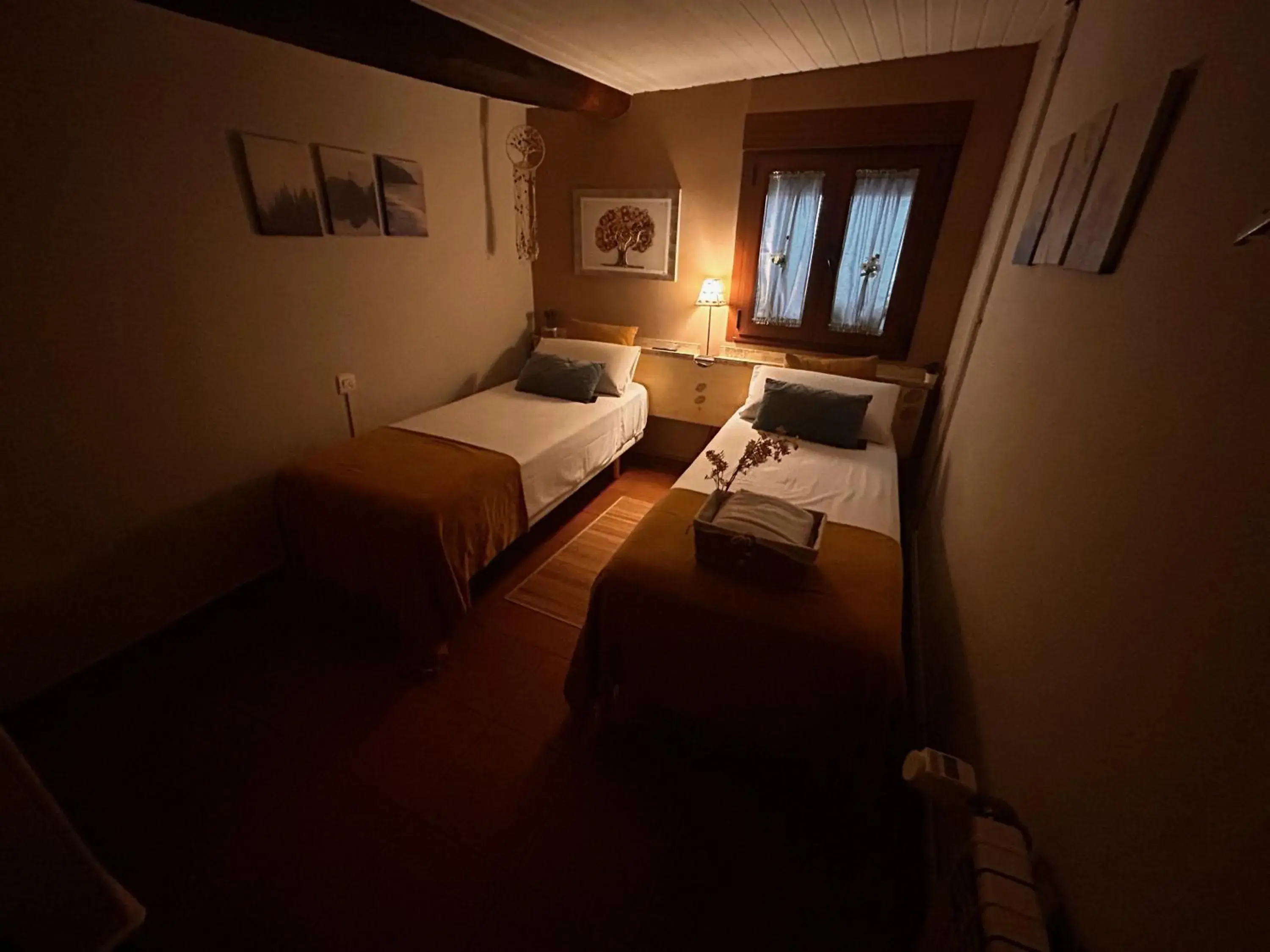 Twin Room with Private Bathroom in Hostal Casa San Nicolas Twin Room with Private Bathroom in Hostal Casa San Nicolas