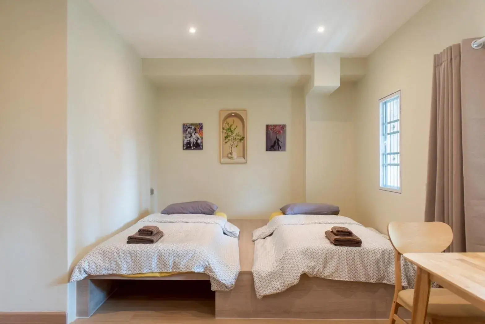 Twin Room in Shizuka House - 500 m walk to BTS Phrom Phong Twin Room in Shizuka House - 500 m walk to BTS Phrom Phong