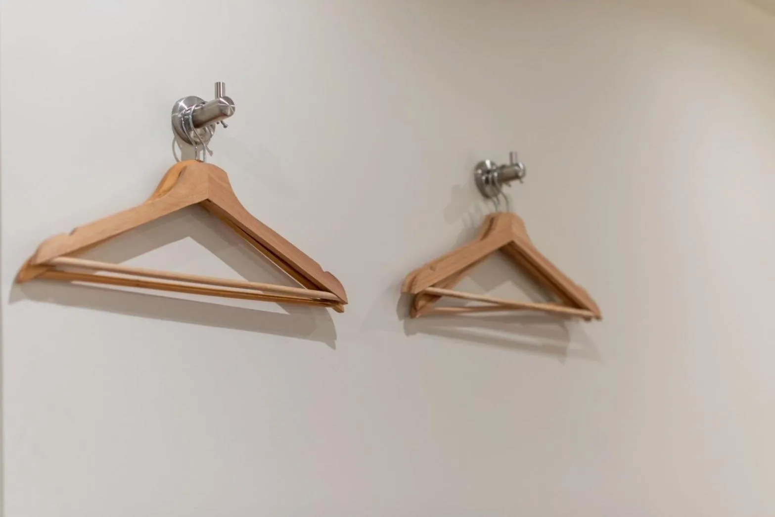 wardrobe in Shizuka House - 500 m walk to BTS Phrom Phong