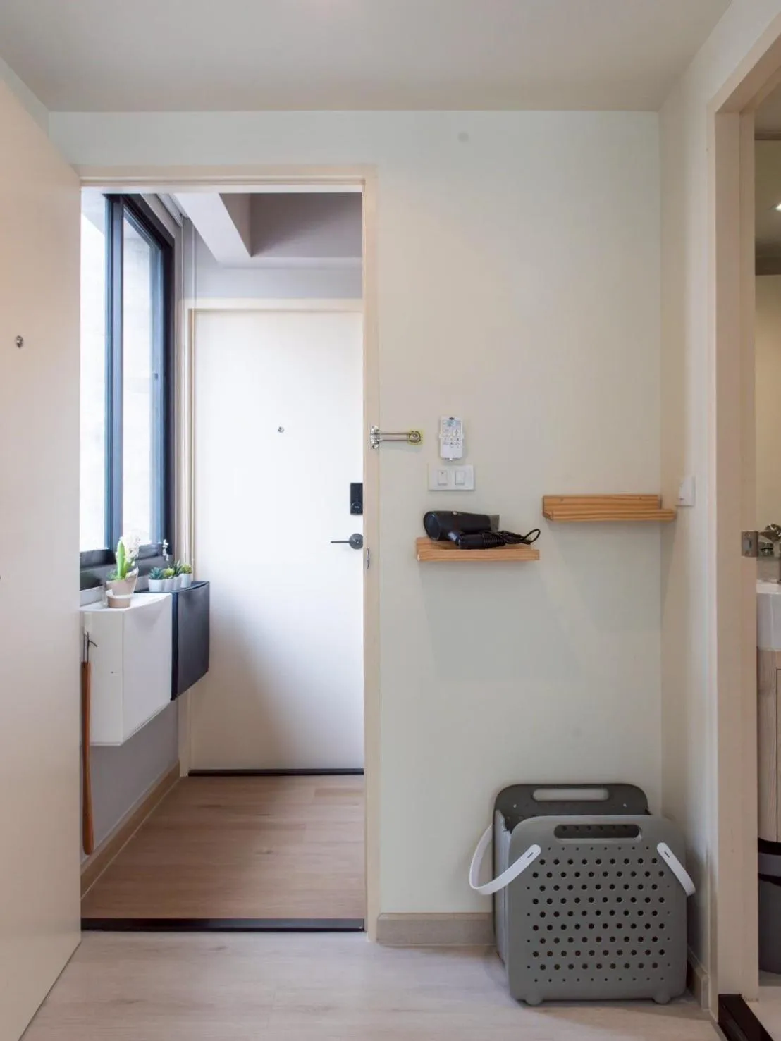 Photo of the whole room in Shizuka House - 500 m walk to BTS Phrom Phong